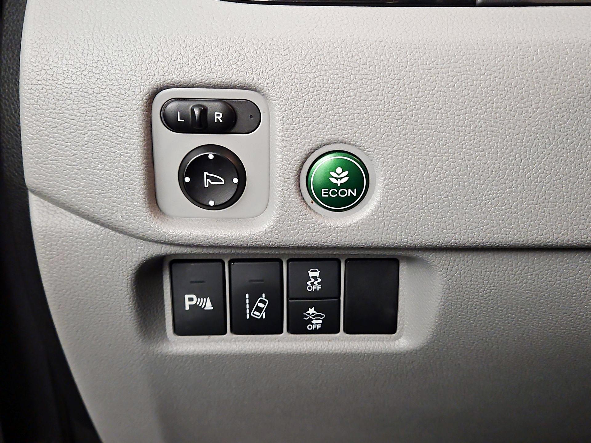 Thumbnail: 2016 Honda Pilot - 11