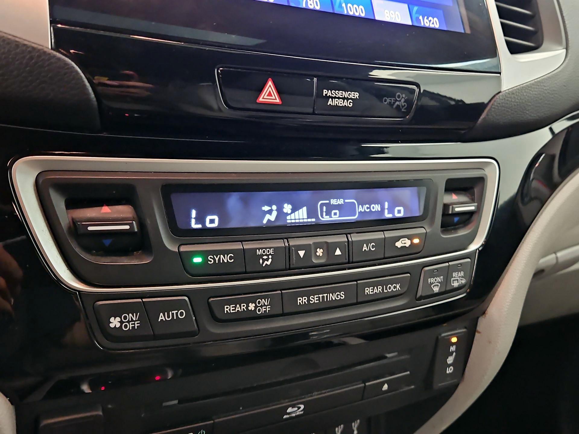 Thumbnail: 2016 Honda Pilot - 14