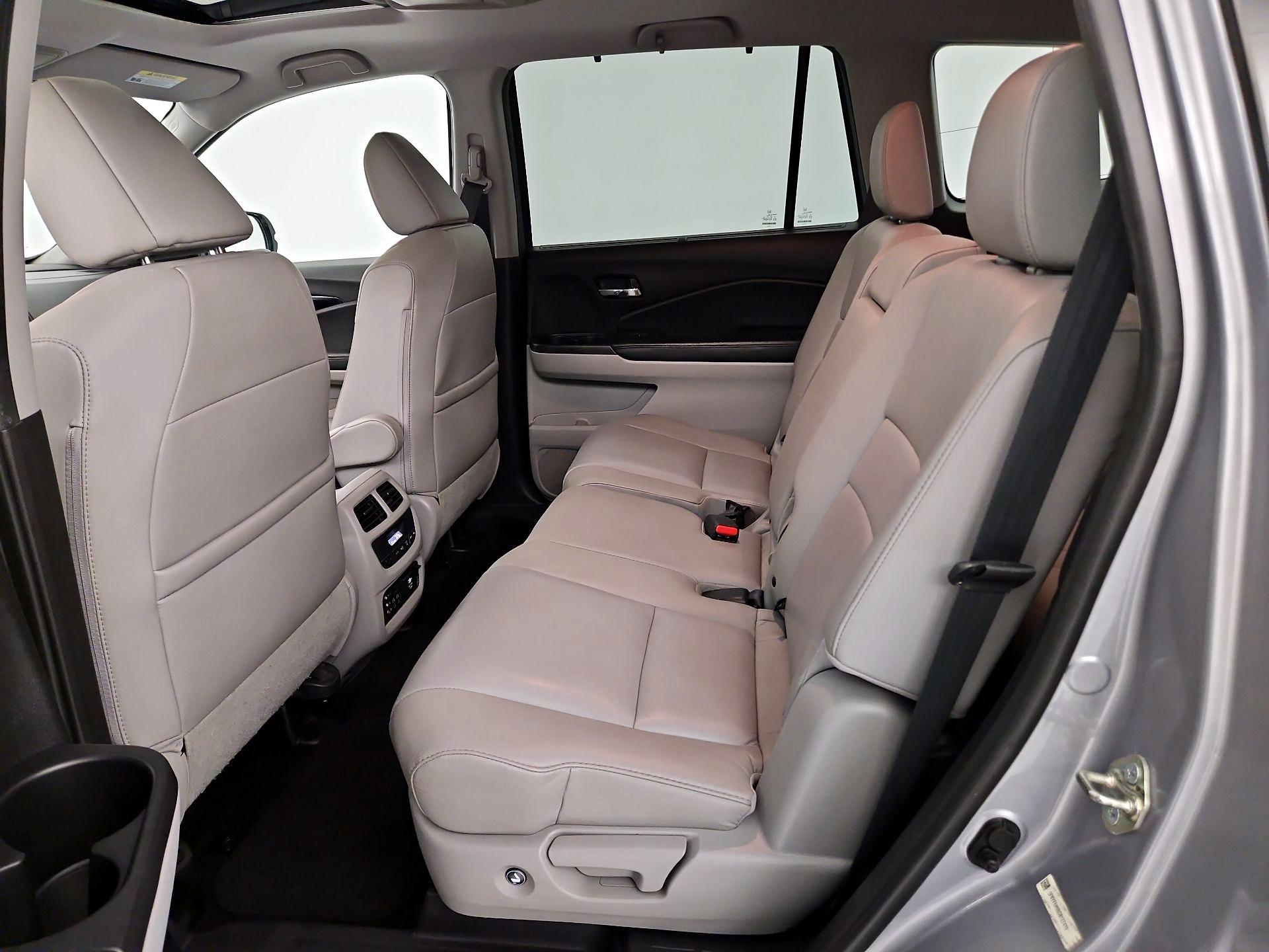 Thumbnail: 2016 Honda Pilot - 18
