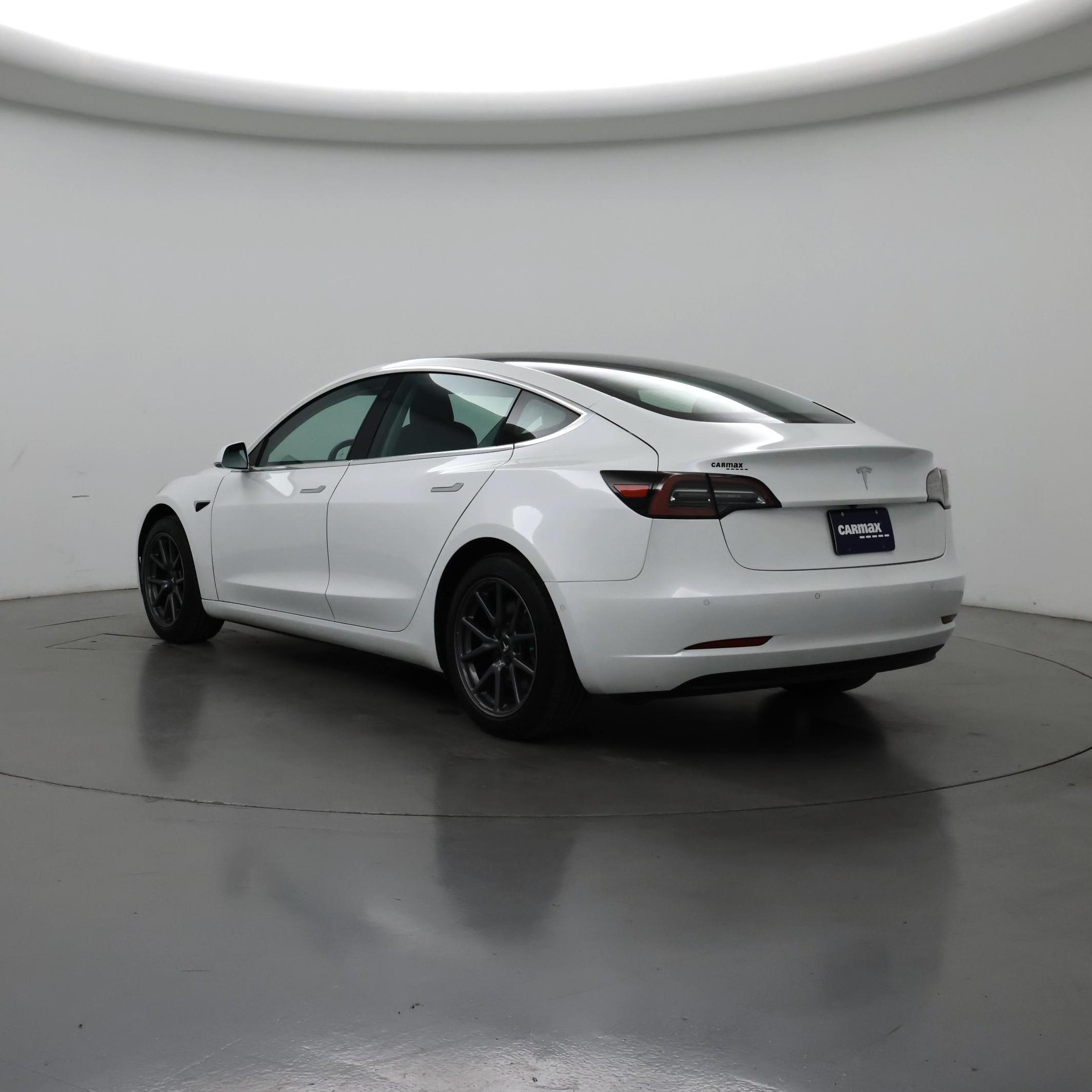 Thumbnail: 2019 Tesla Model 3 - 2