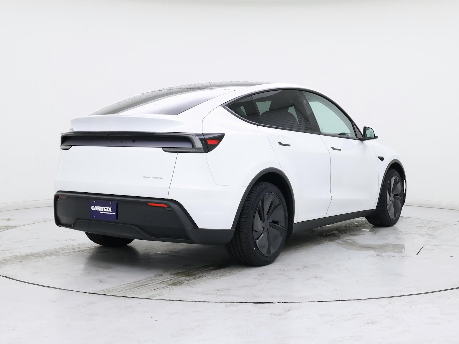 2026 Tesla Model Y Long Range - Photo 9