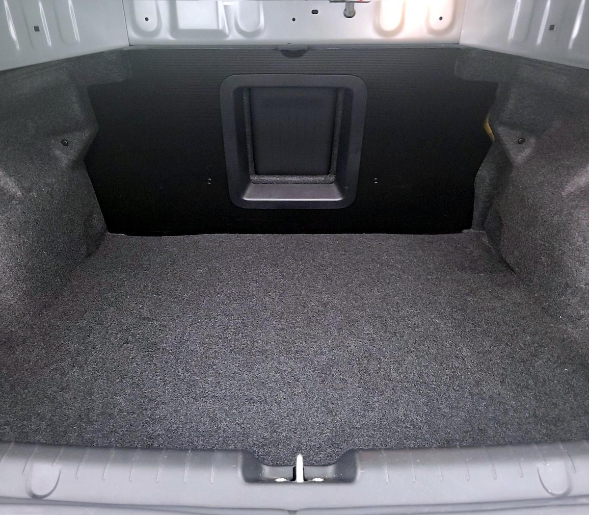 Trunk/Cargo (Seats Up)