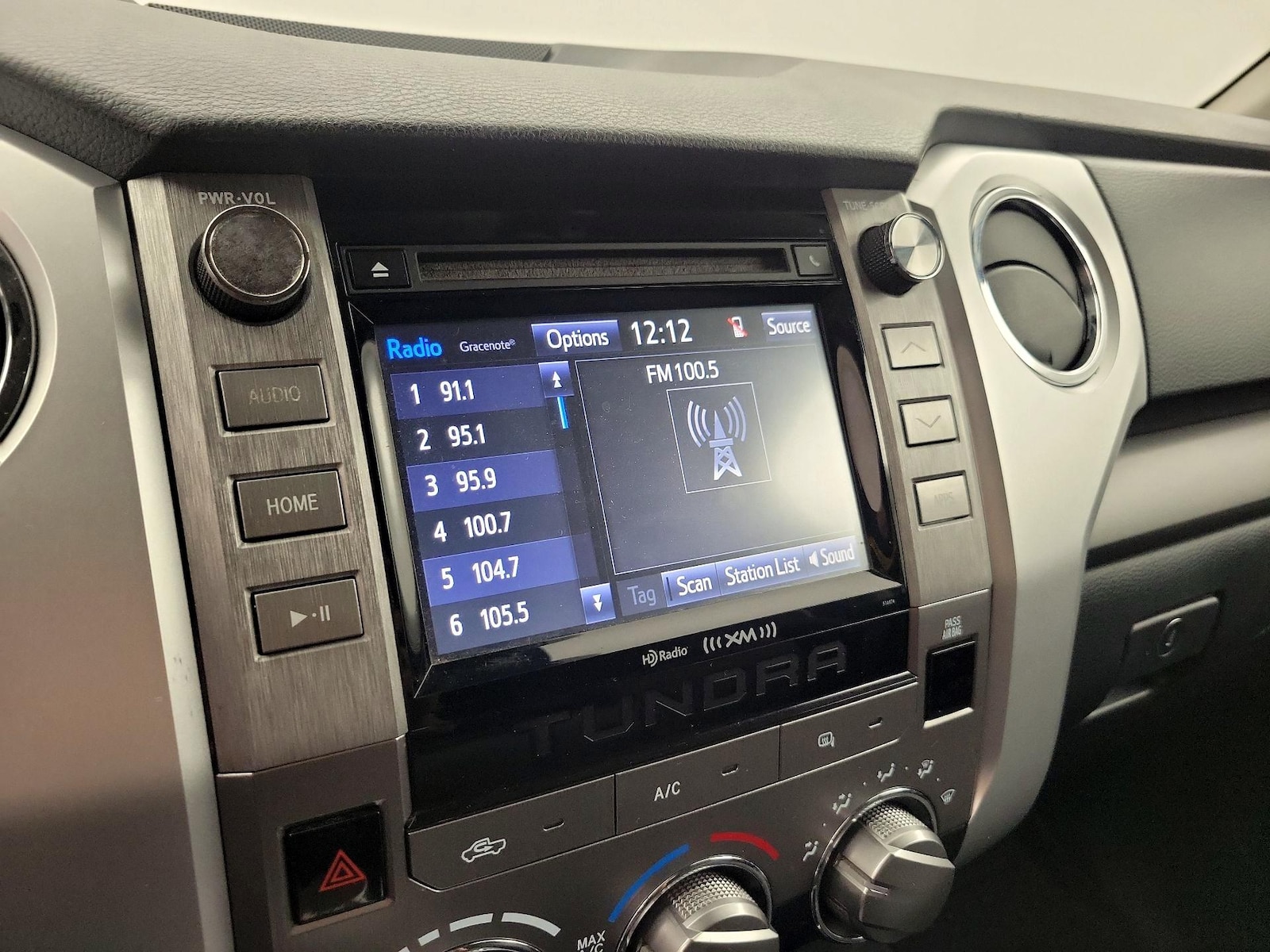 2019 Toyota Tundra SR5 - Photo 16