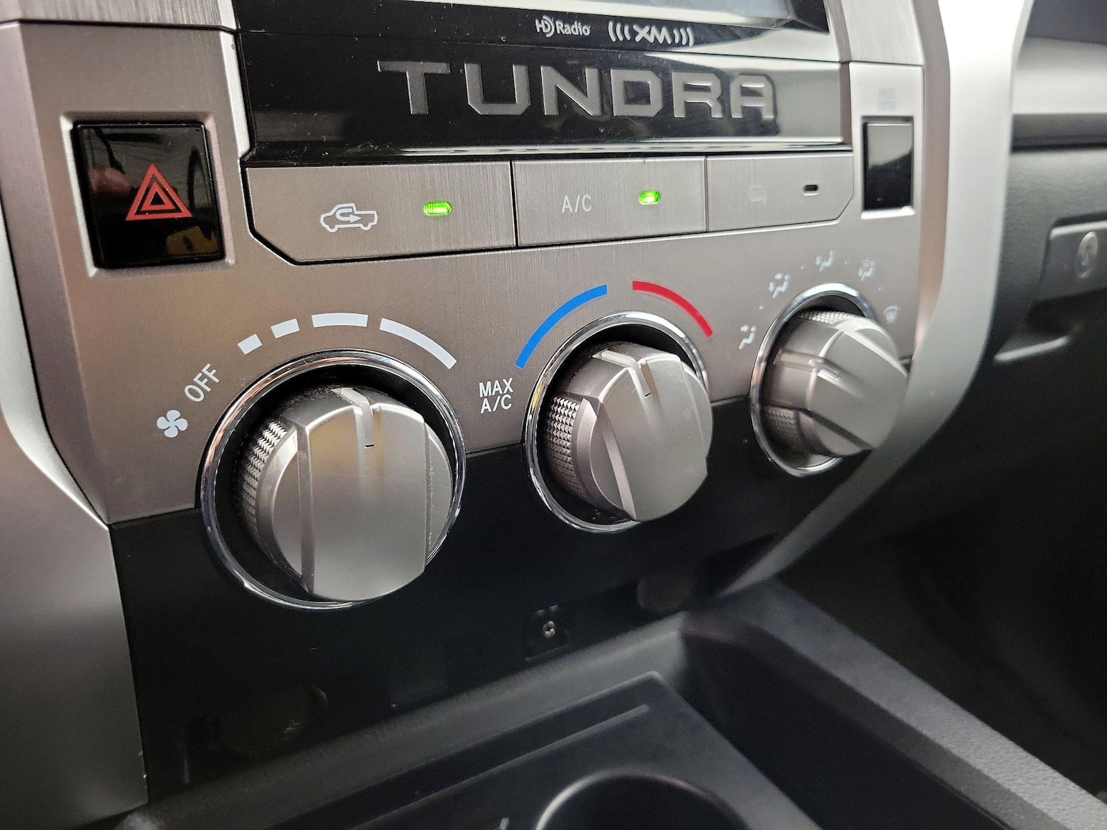 2019 Toyota Tundra SR5 - Photo 17
