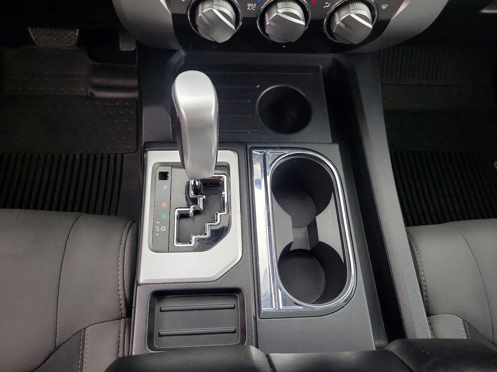 2019 Toyota Tundra SR5 - Photo 18