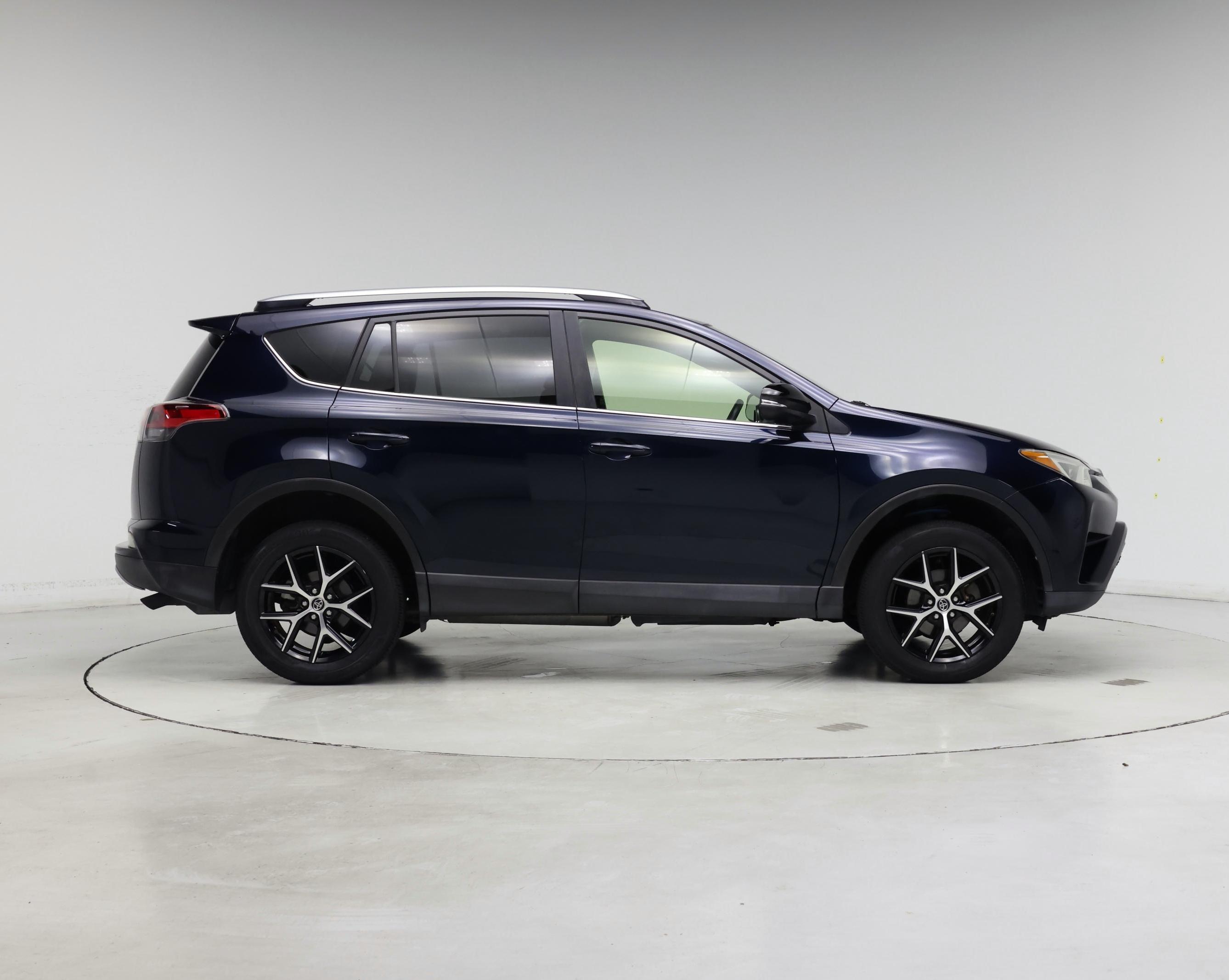 Thumbnail: 2017 Toyota RAV4 - 7