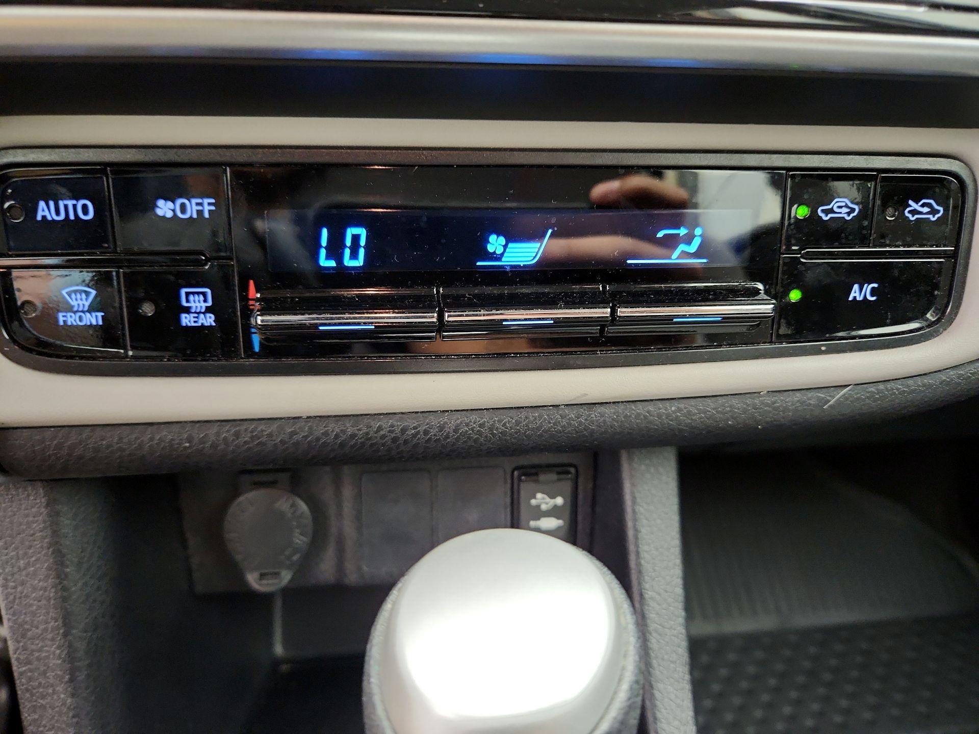 Thumbnail: 2019 Toyota Corolla - 16