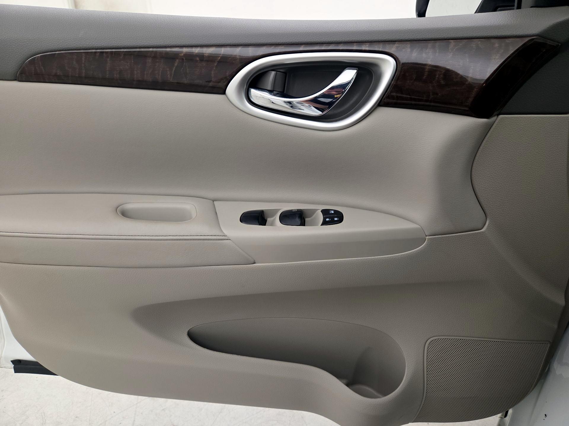 Thumbnail: 2014 Nissan Sentra - 12
