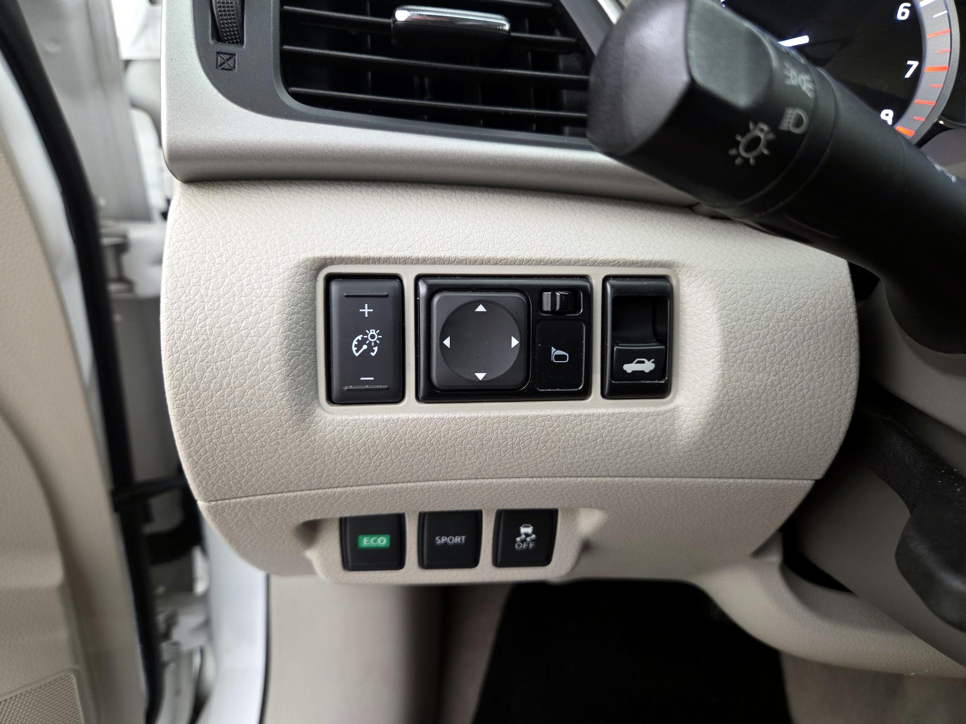 Thumbnail: 2014 Nissan Sentra - 13
