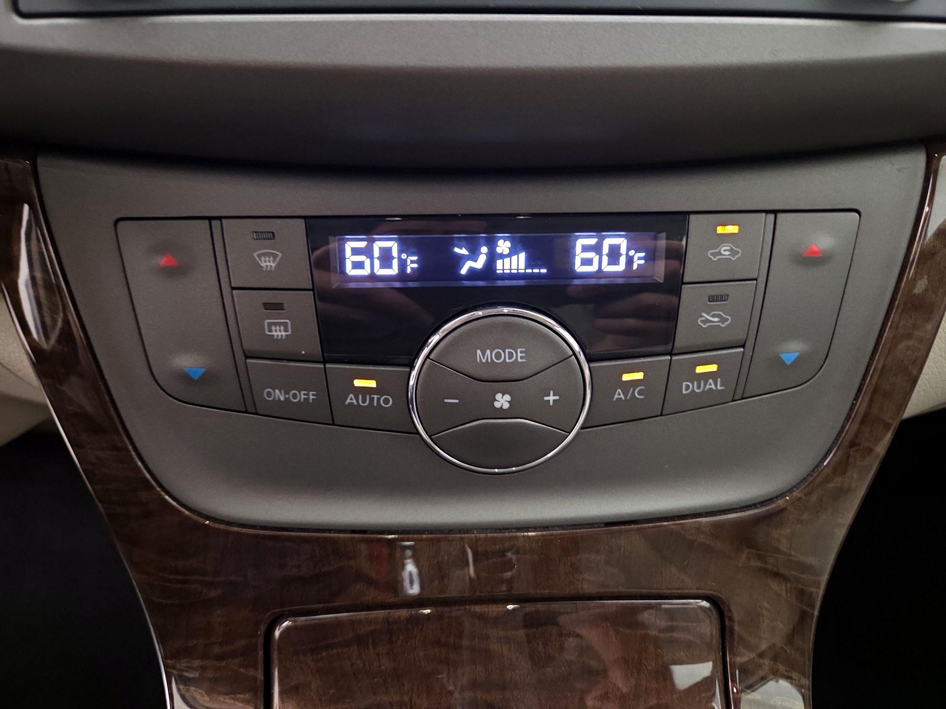 Thumbnail: 2014 Nissan Sentra - 17