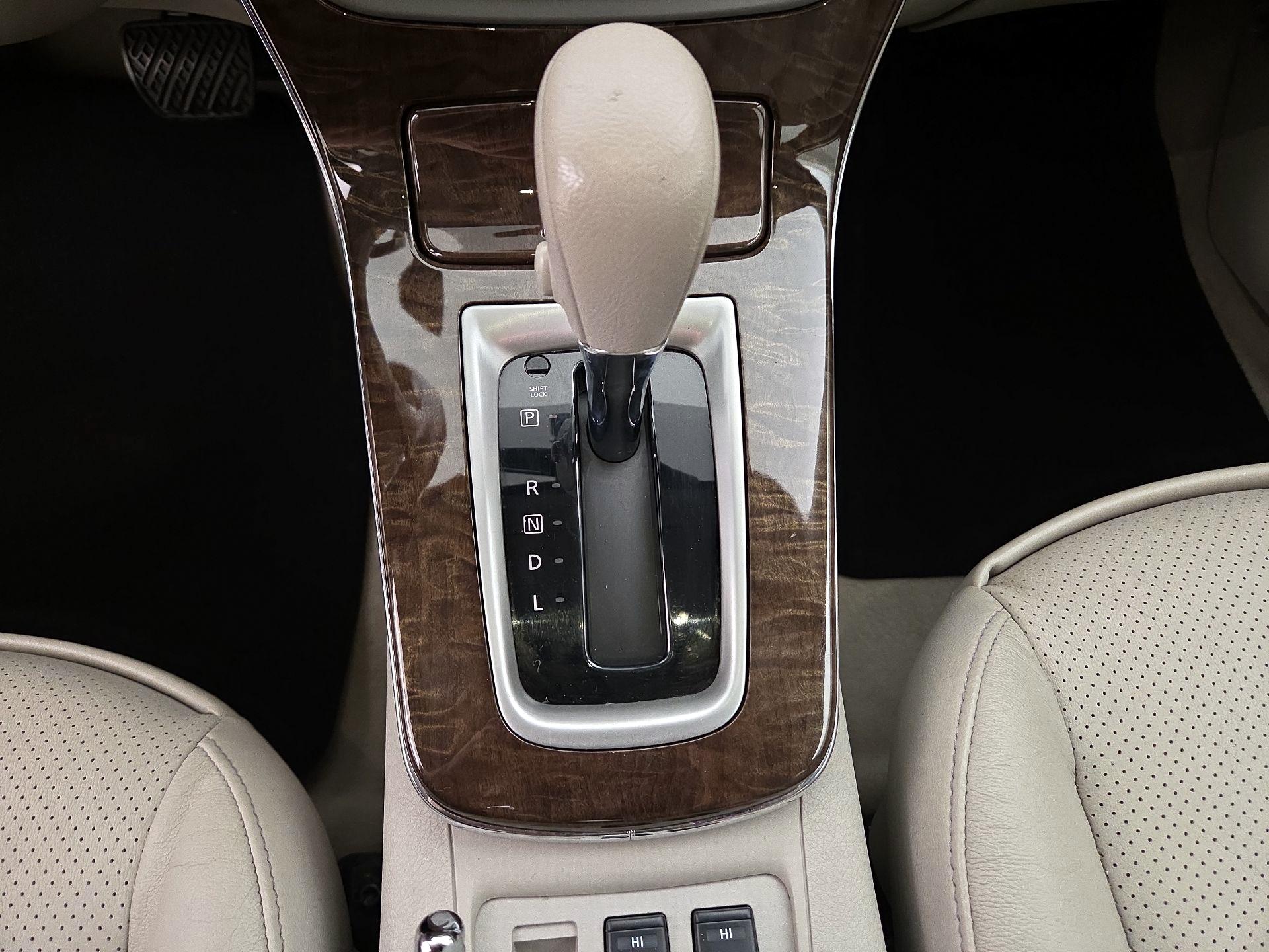 Thumbnail: 2014 Nissan Sentra - 18