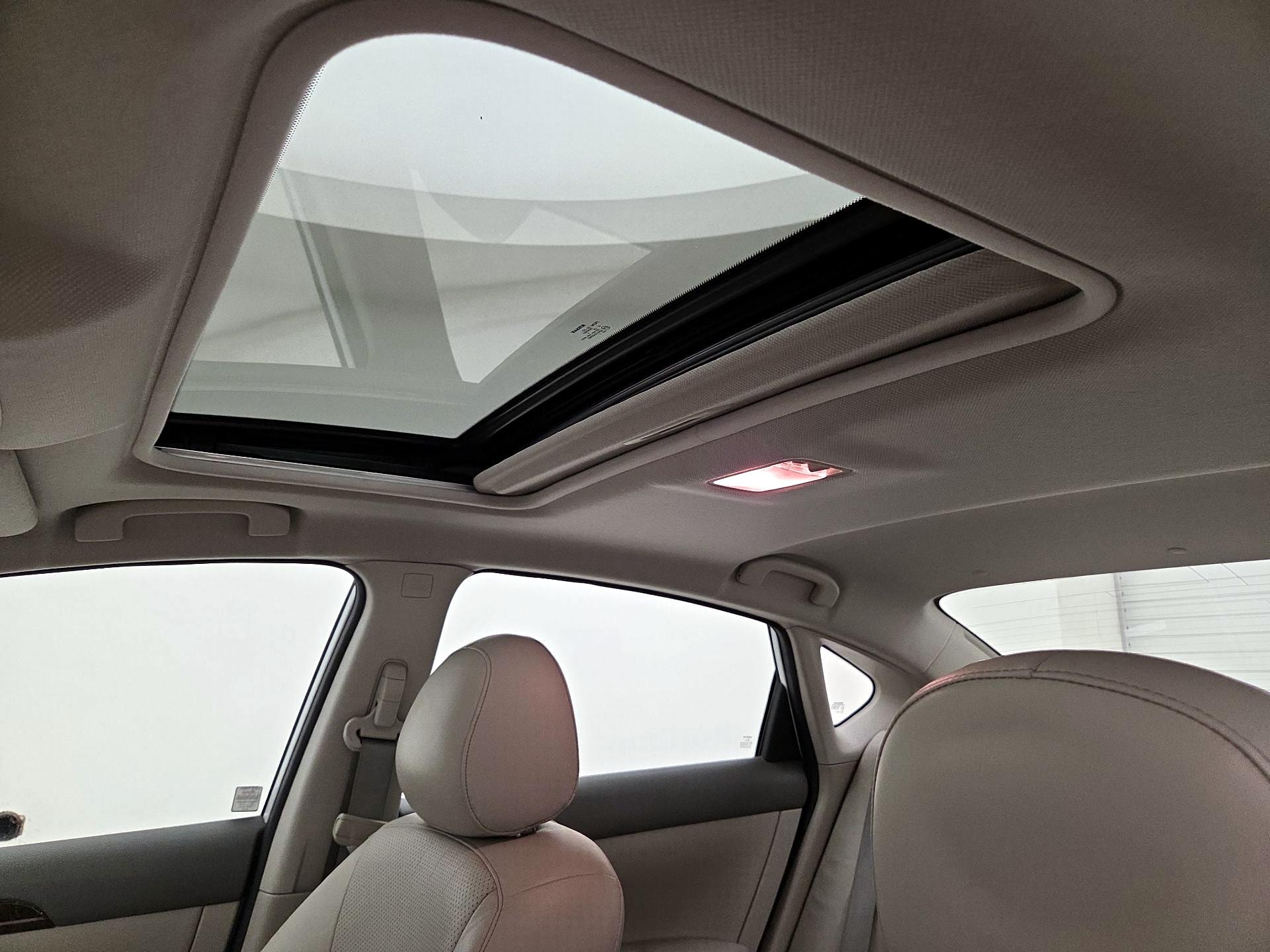 Thumbnail: 2014 Nissan Sentra - 20