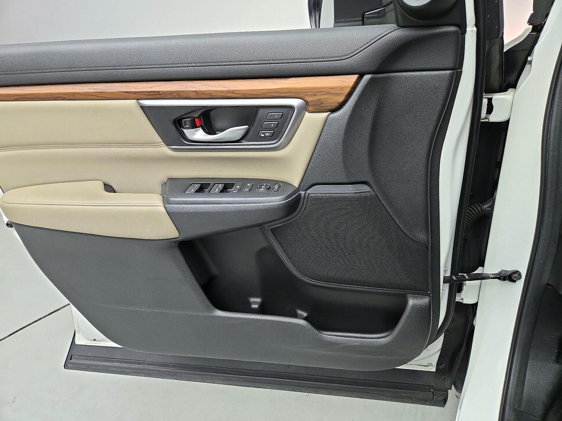 Thumbnail: 2017 Honda CR-V - 12