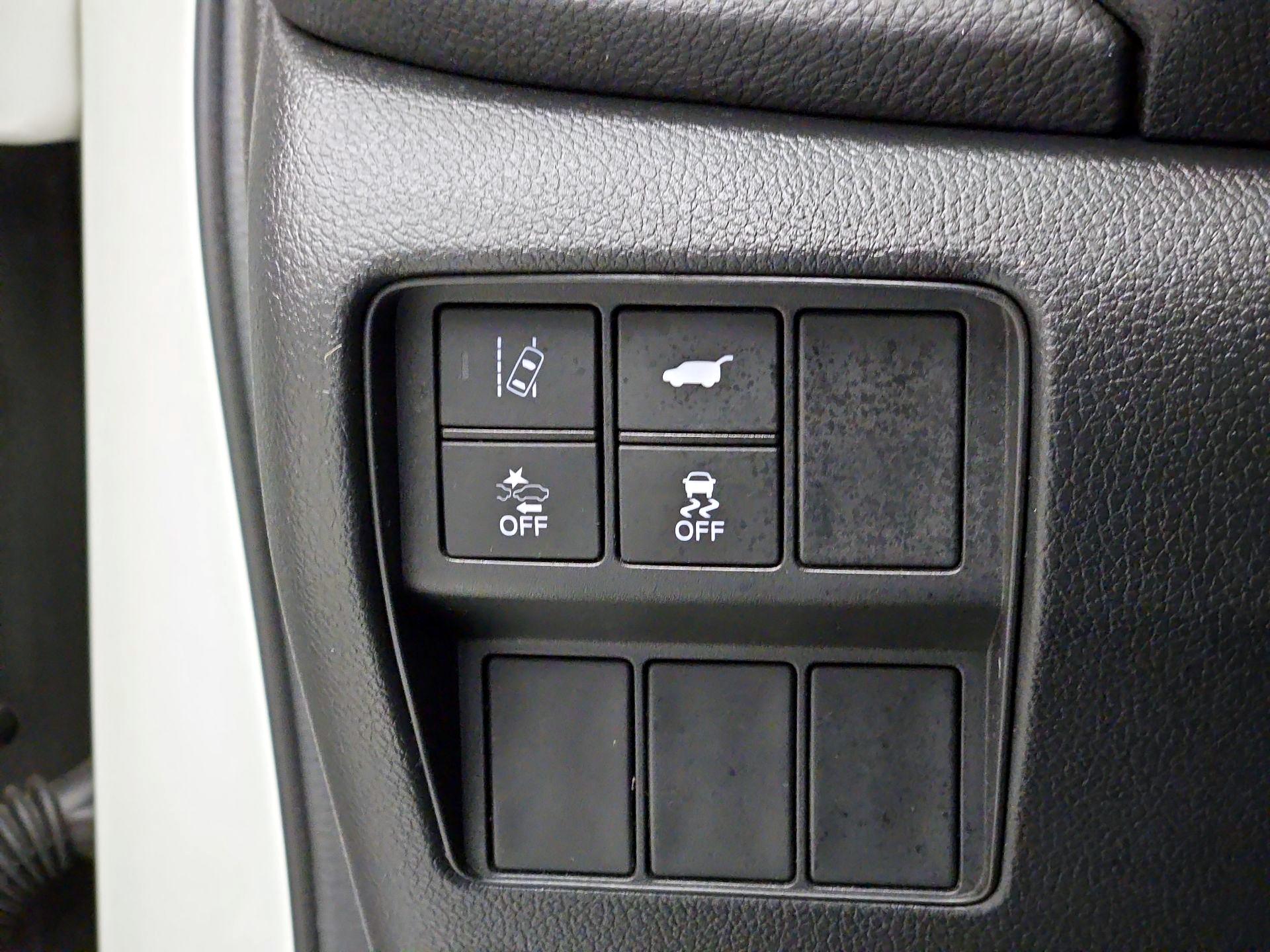 Thumbnail: 2017 Honda CR-V - 13