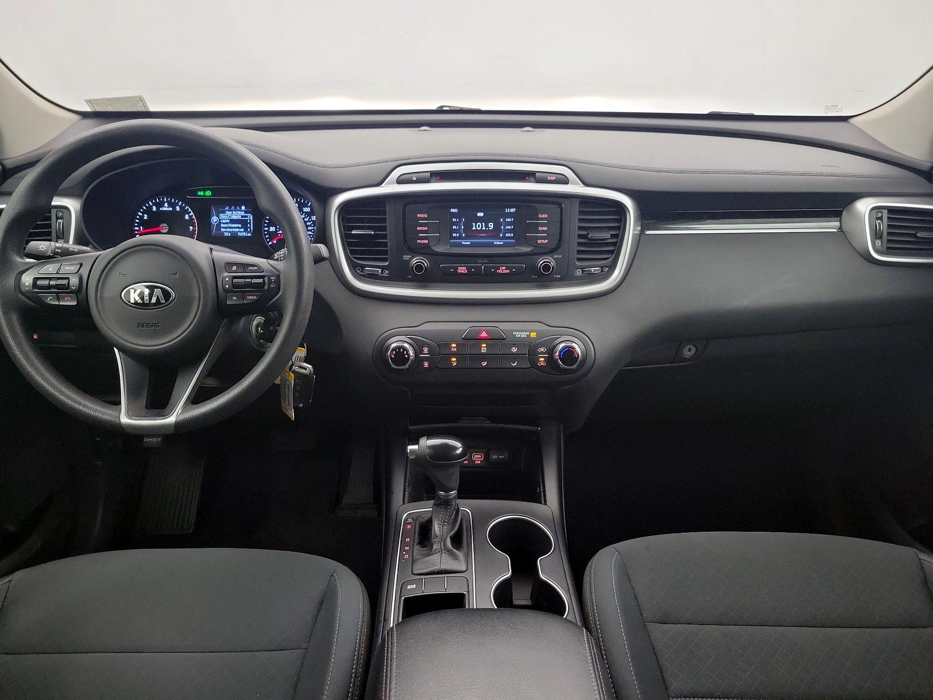 Thumbnail: 2016 Kia Sorento - 9