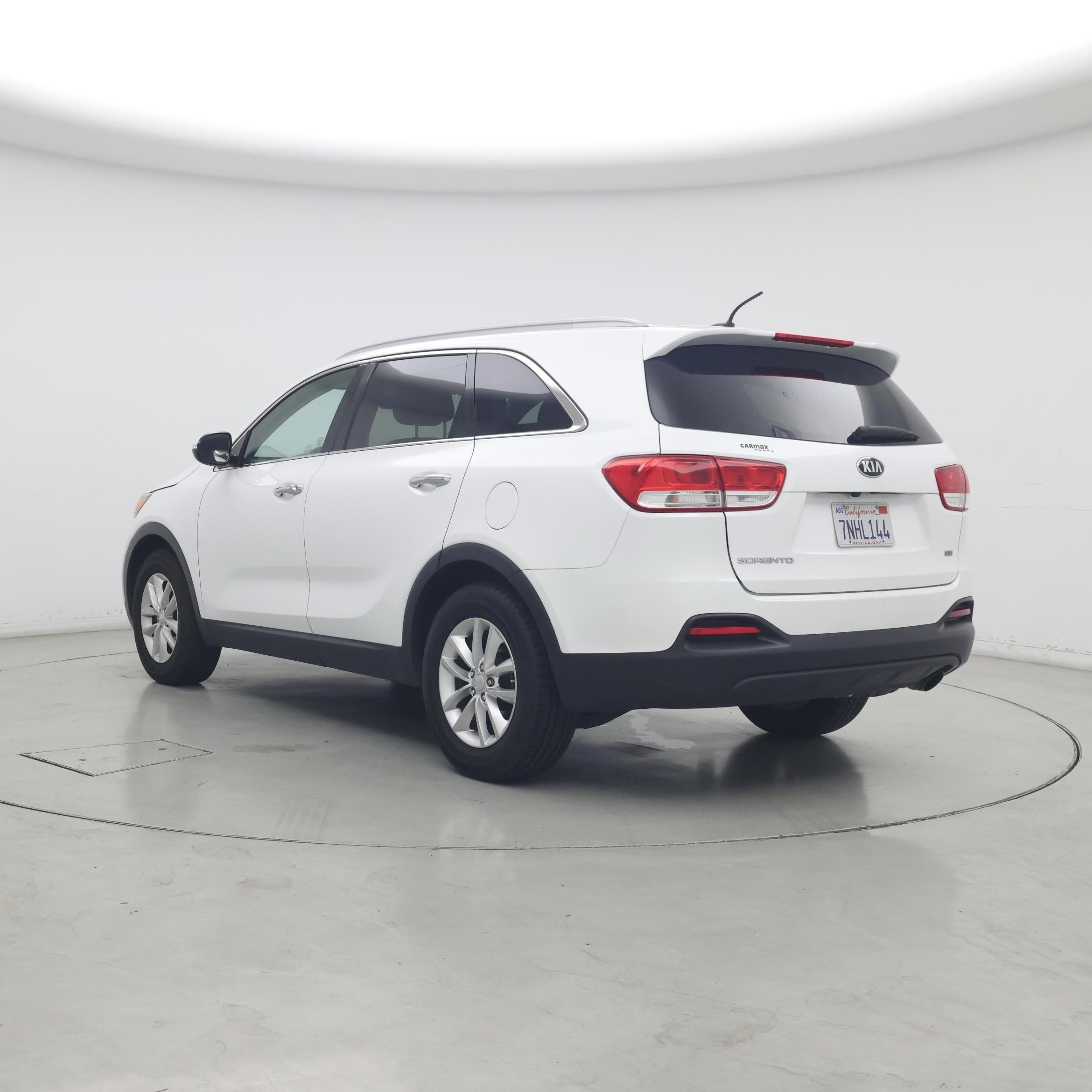 Thumbnail: 2016 Kia Sorento - 2