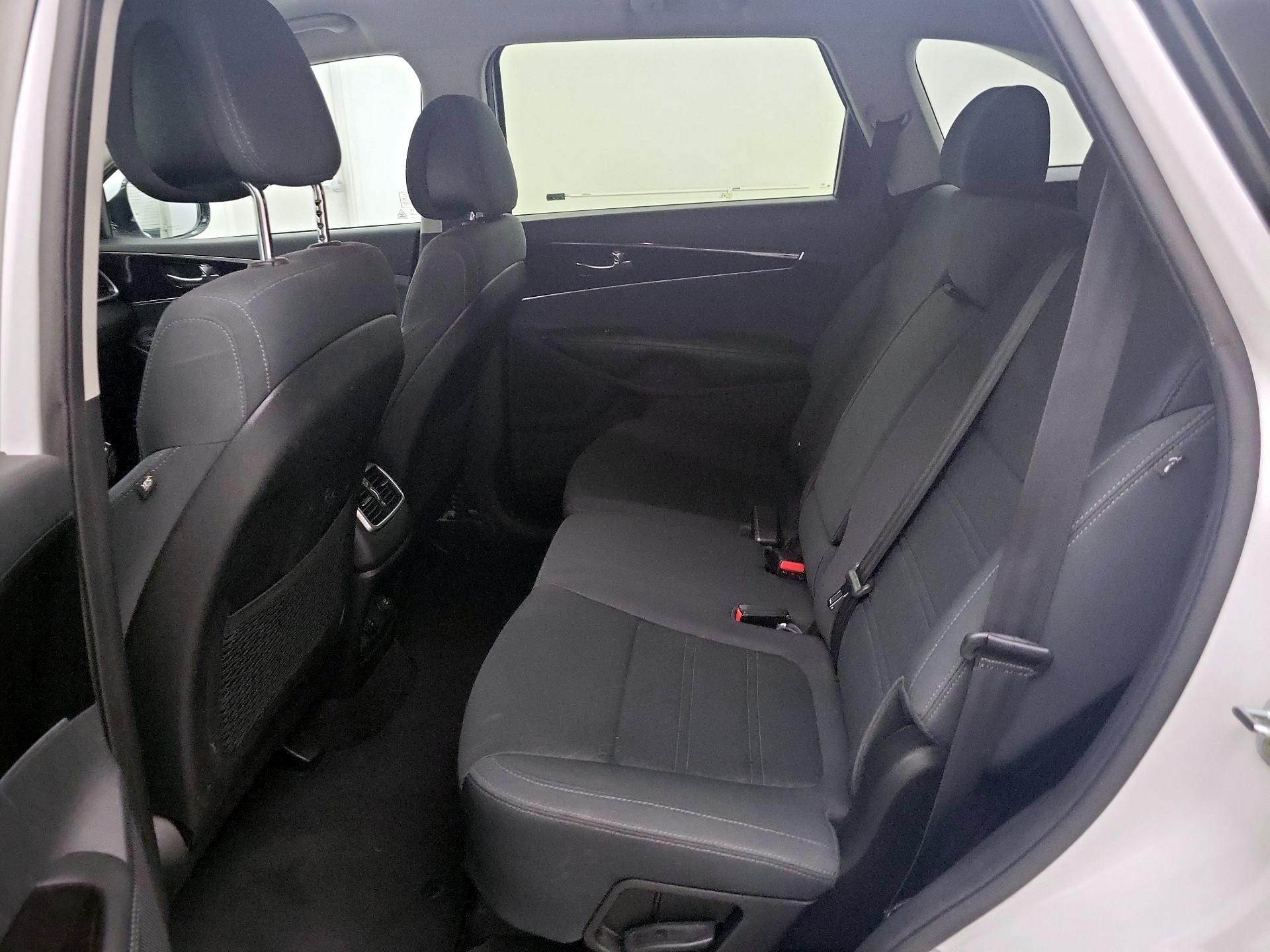 Thumbnail: 2016 Kia Sorento - 19