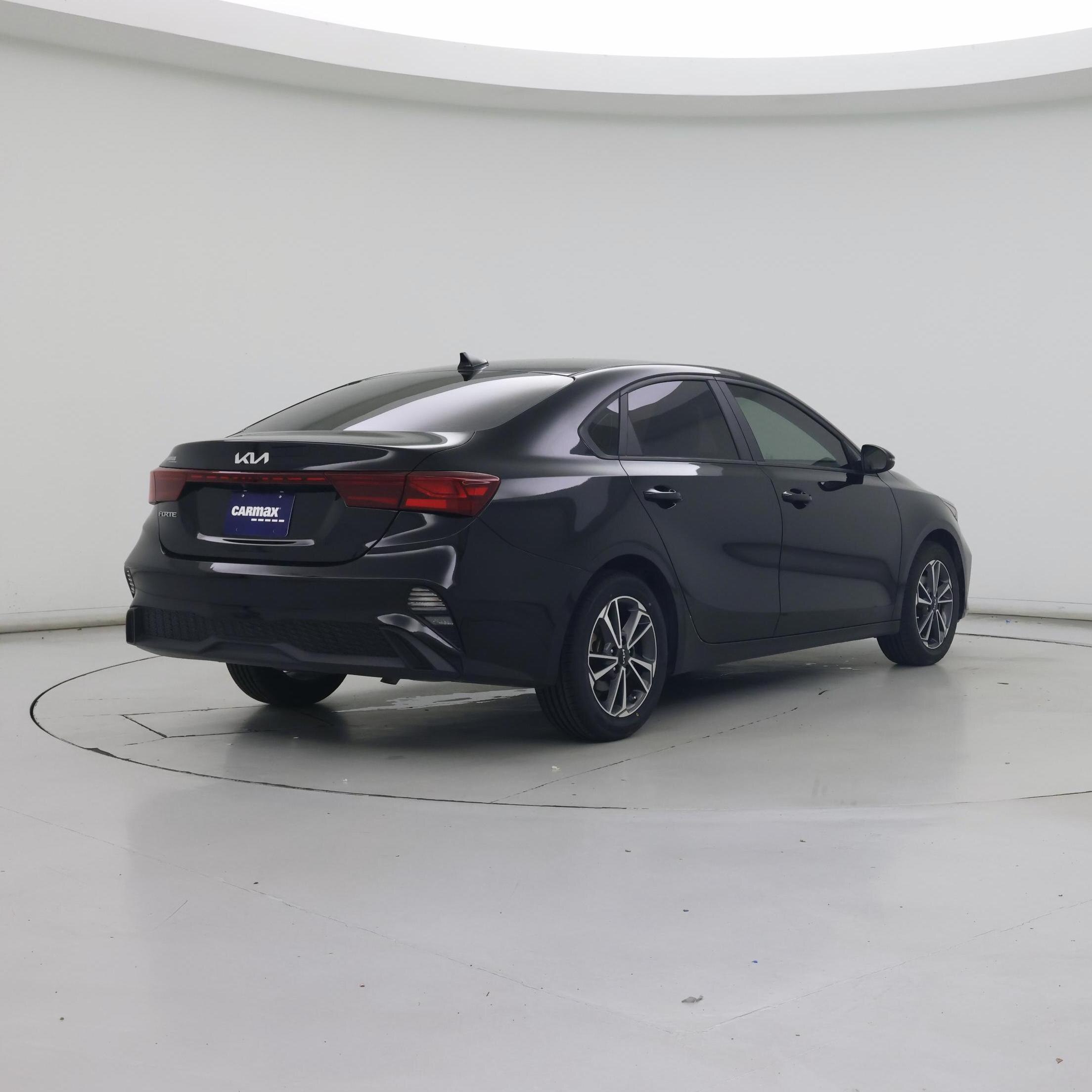 Thumbnail: 2022 Kia Forte - 8
