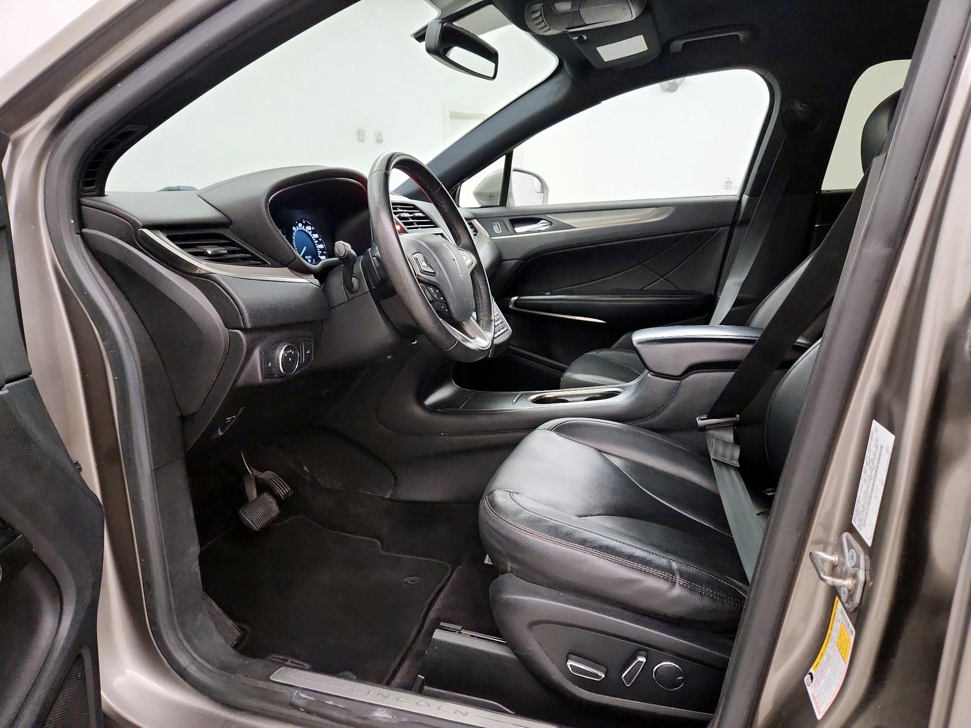 Thumbnail: 2017 Lincoln MKC - 11
