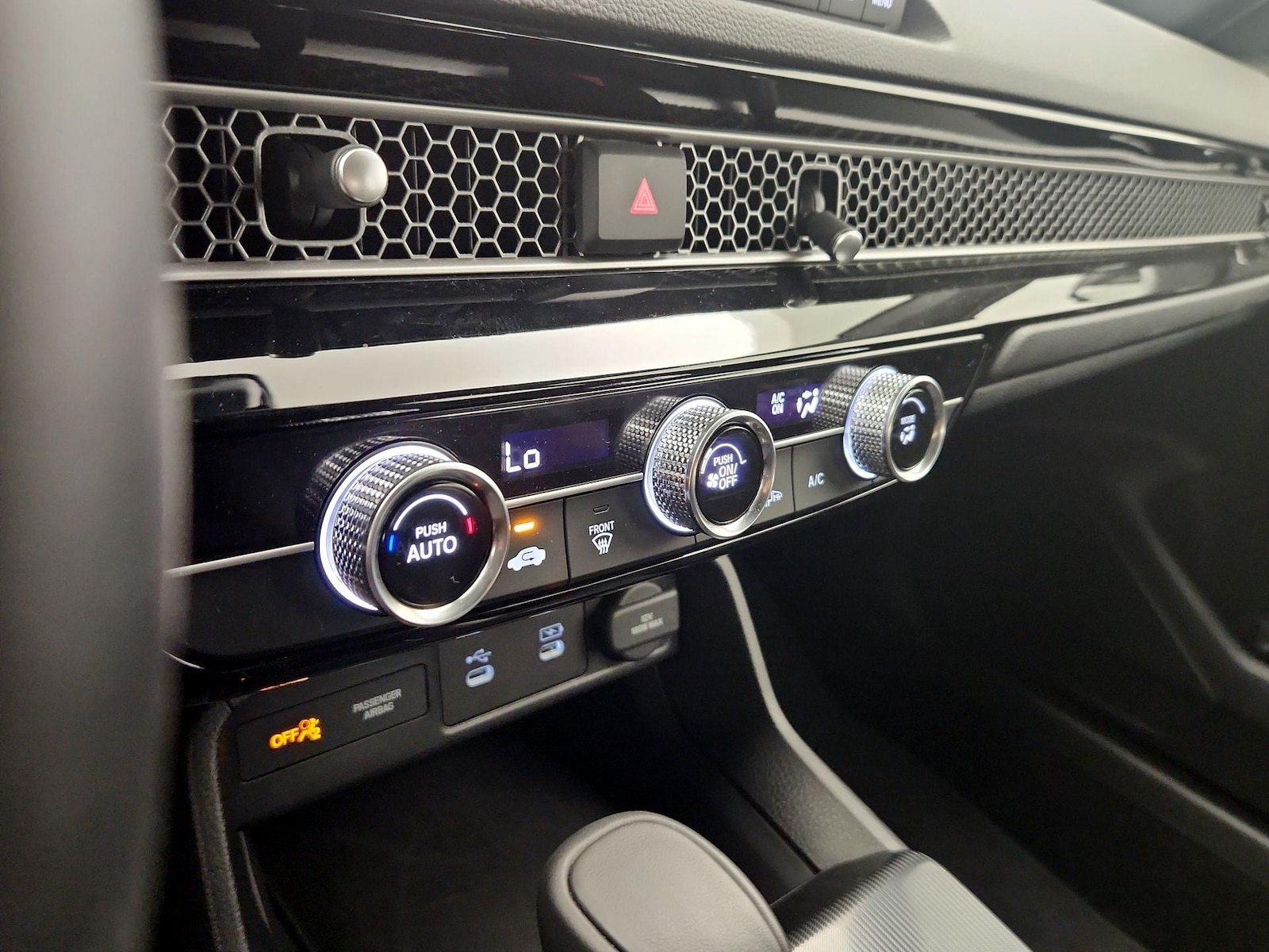 2025 Honda Civic Hatchback Sport - Photo 16