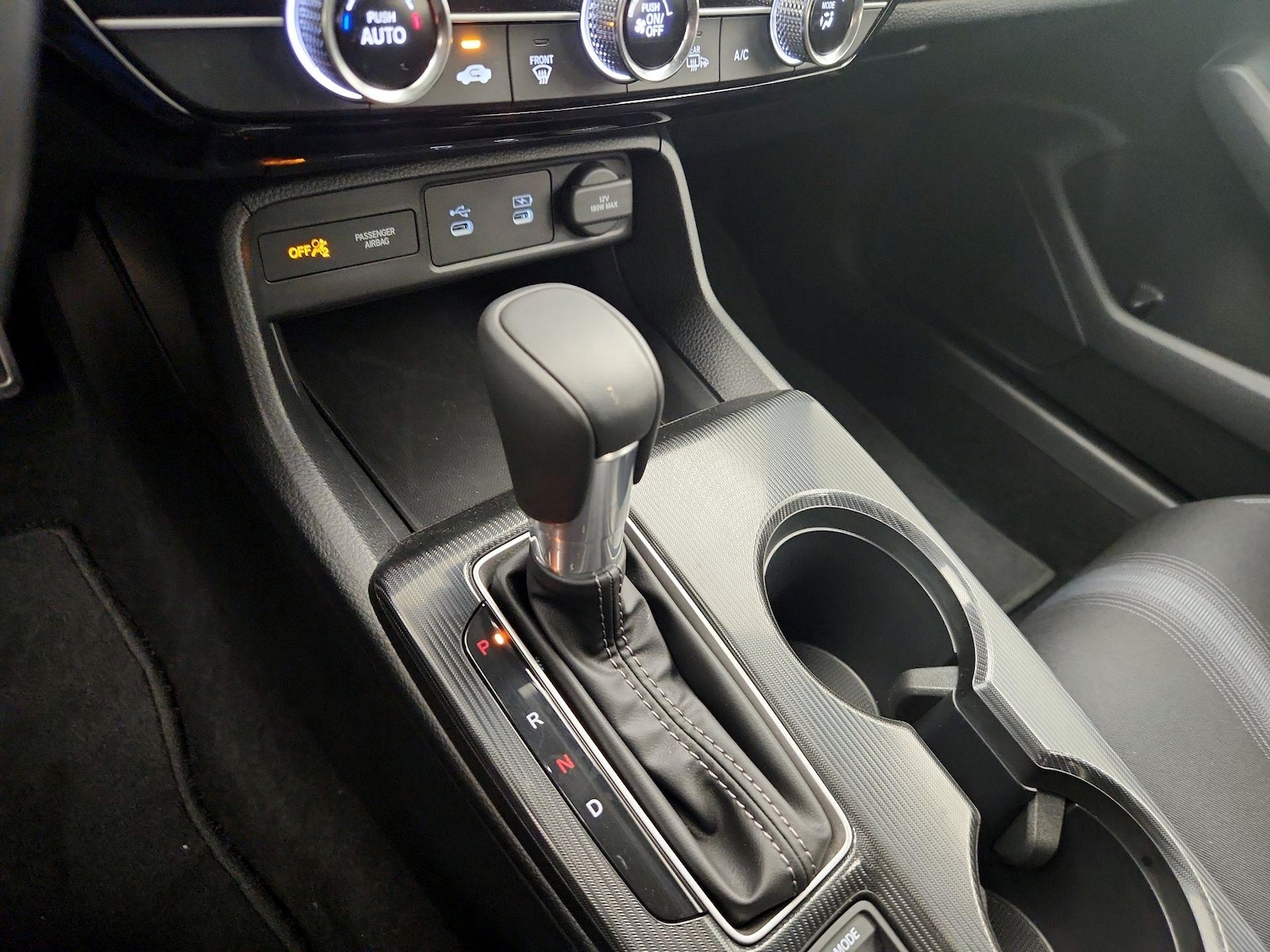 2025 Honda Civic Hatchback Sport - Photo 17