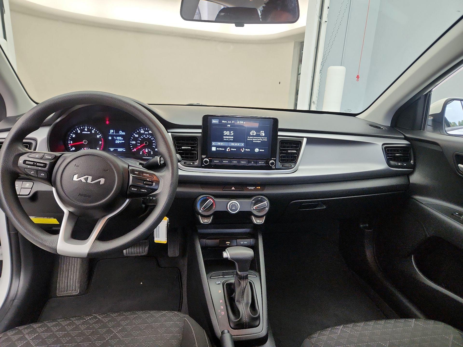 Thumbnail: 2022 Kia Rio - 9