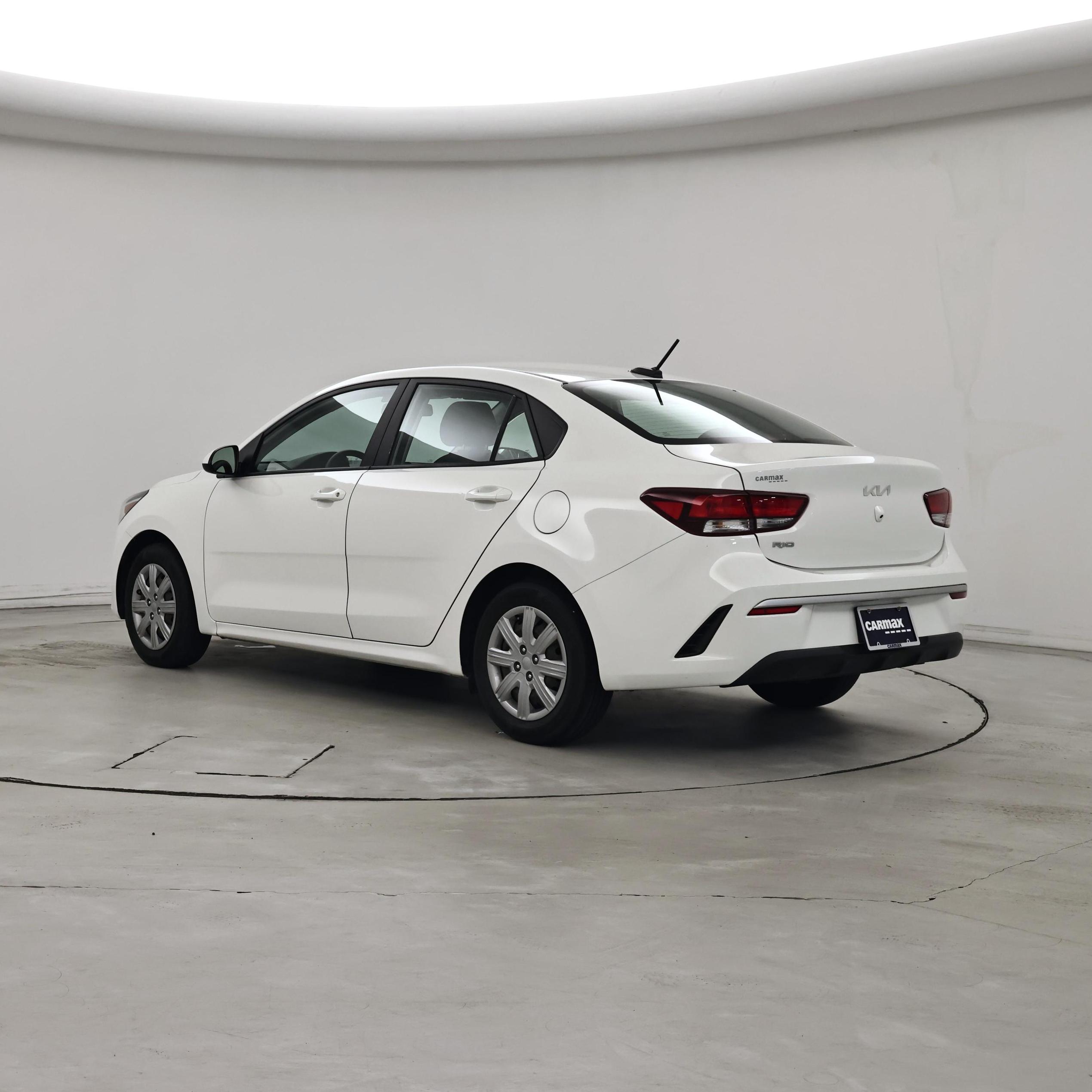 Thumbnail: 2022 Kia Rio - 2