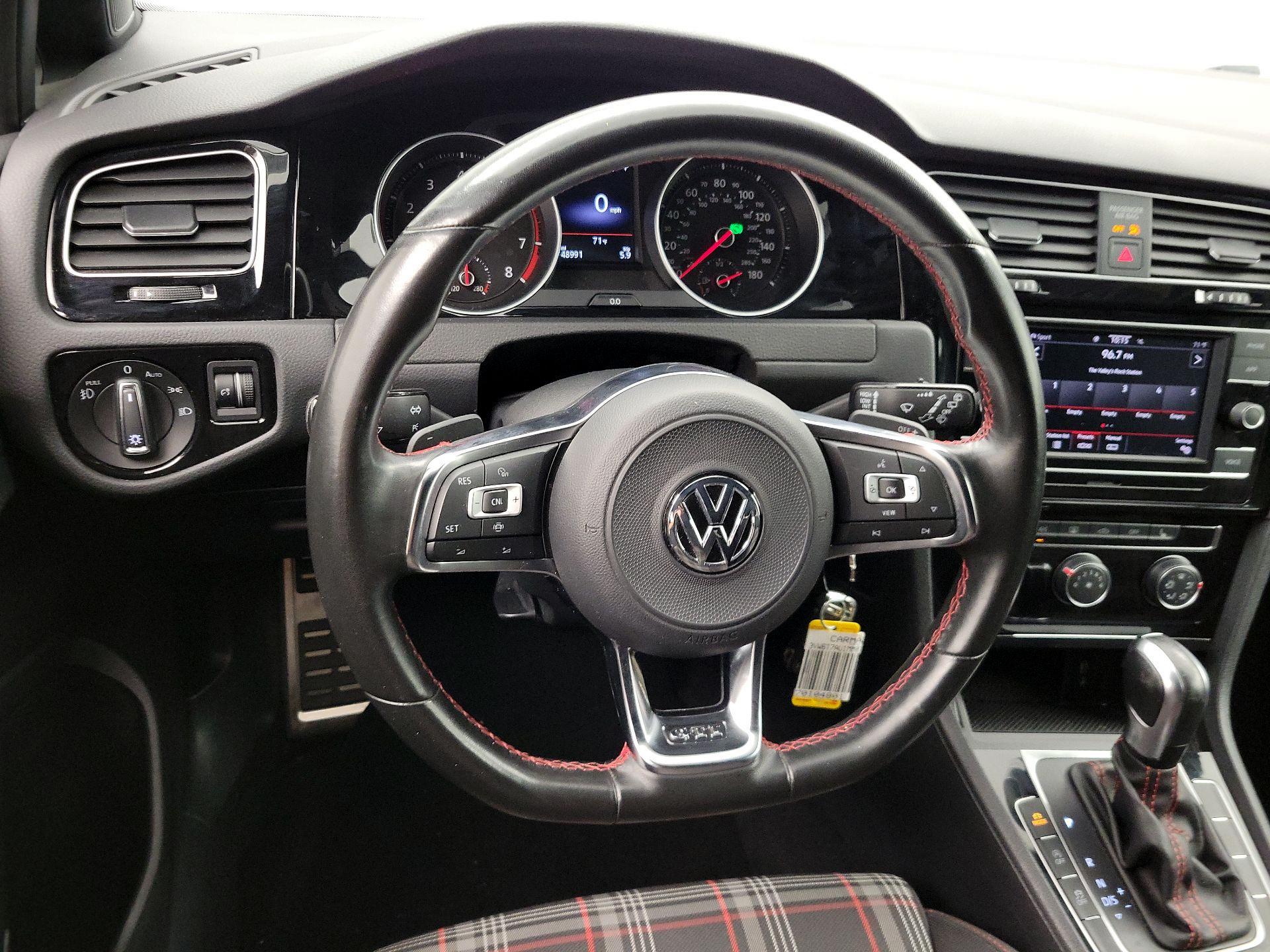 Thumbnail: 2021 Volkswagen Golf - 10