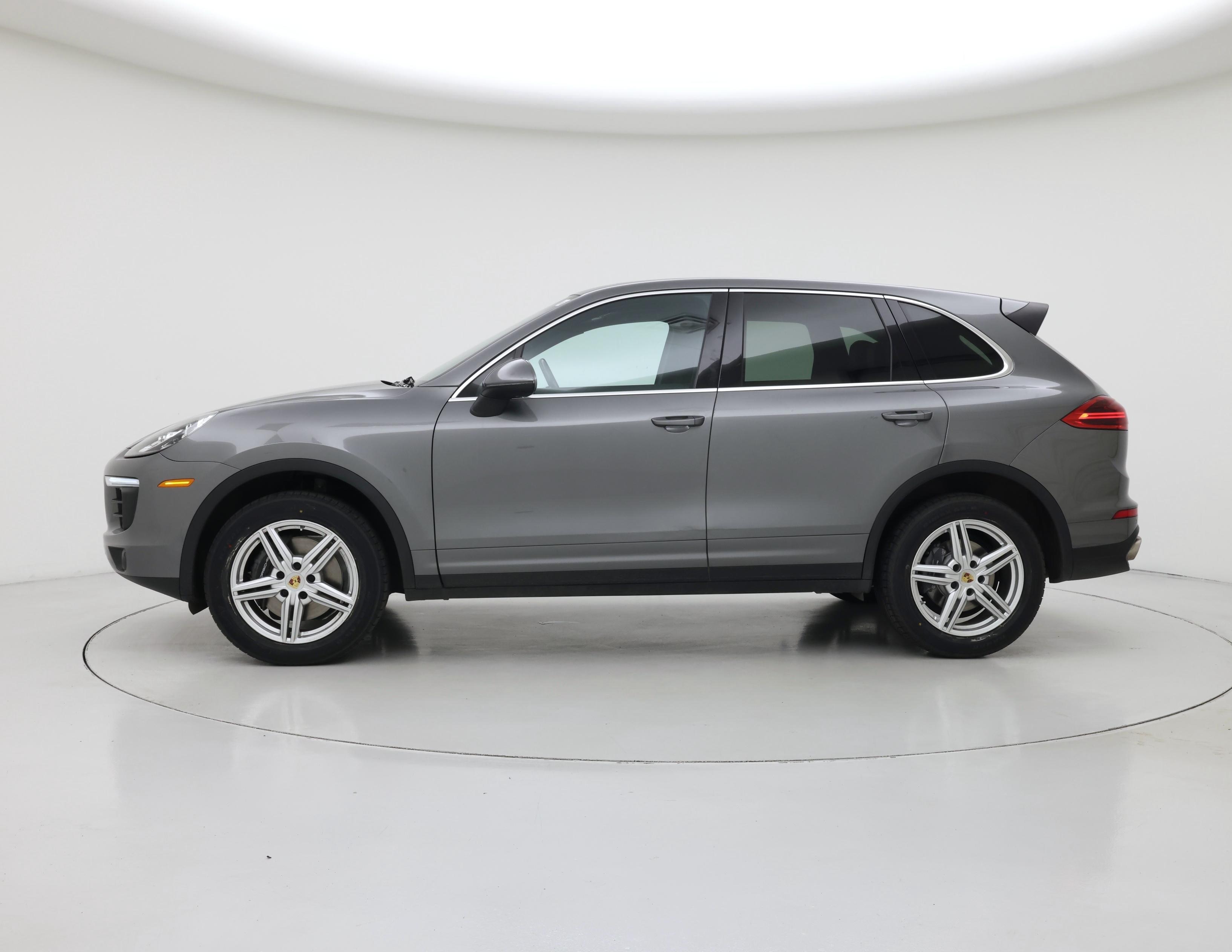Thumbnail: 2018 Porsche Cayenne - 3