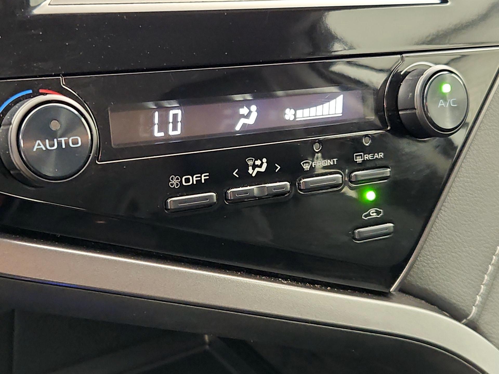 Thumbnail: 2019 Toyota Camry - 16