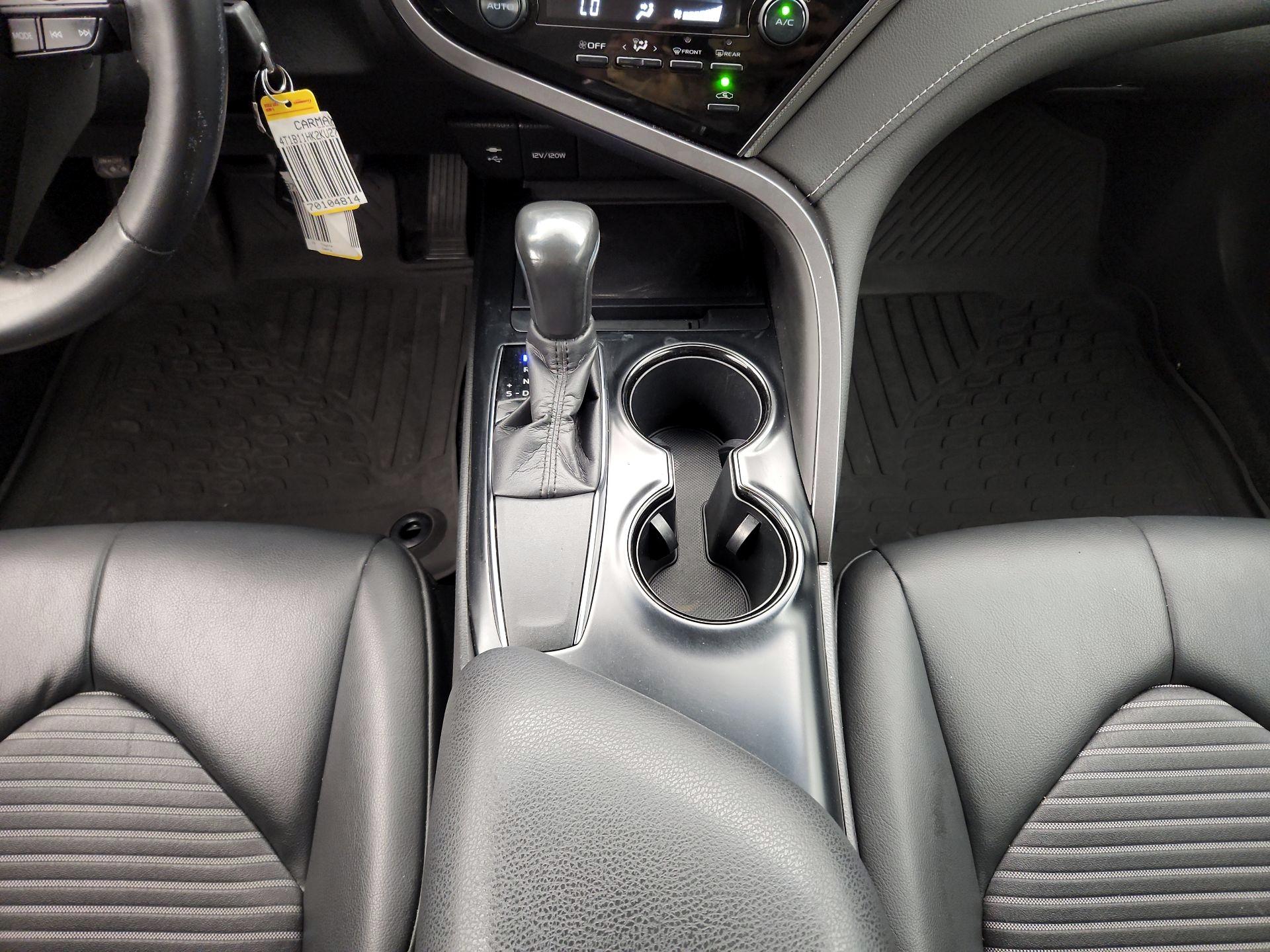 Thumbnail: 2019 Toyota Camry - 17