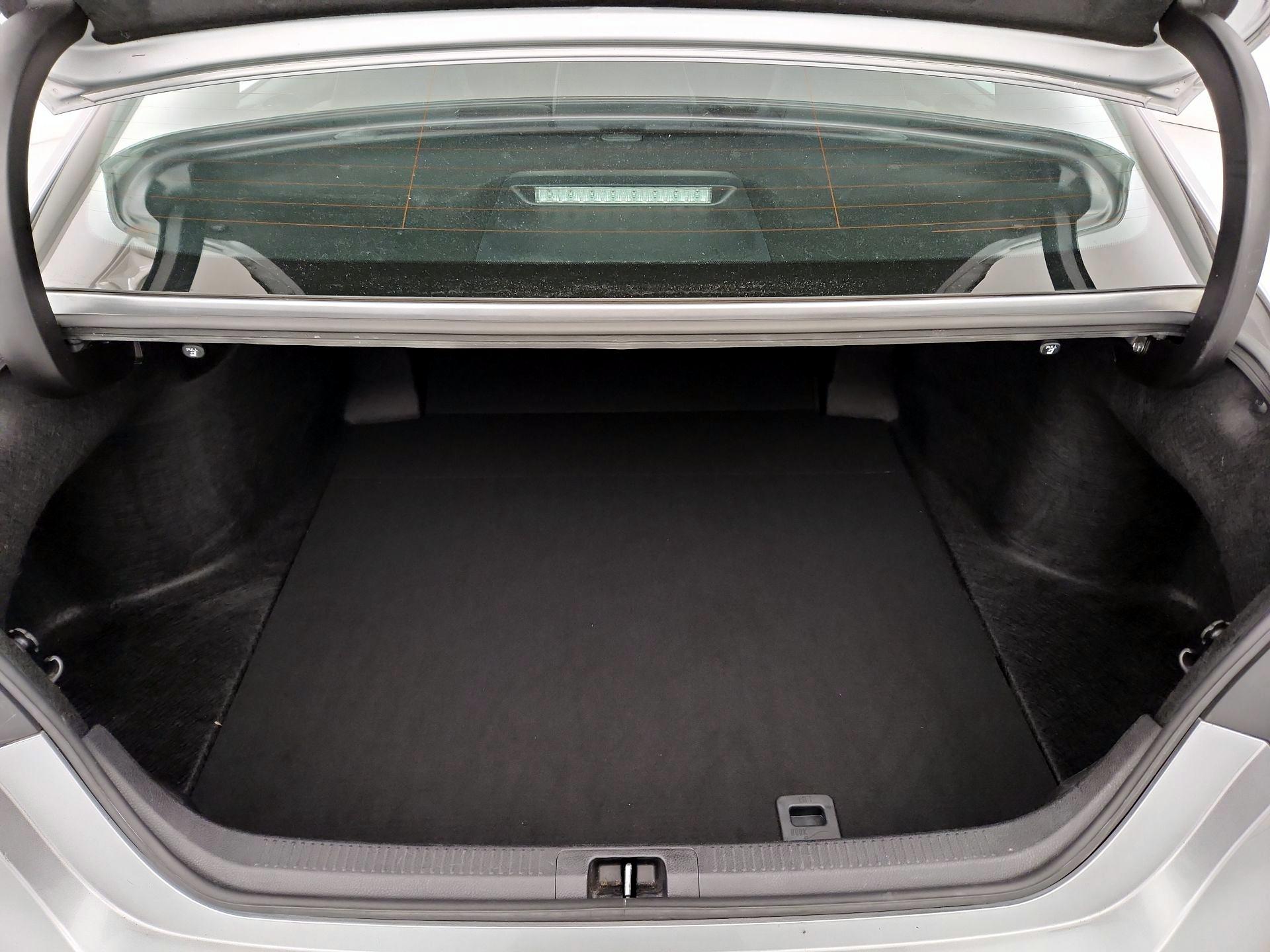 Thumbnail: 2019 Toyota Camry - 20