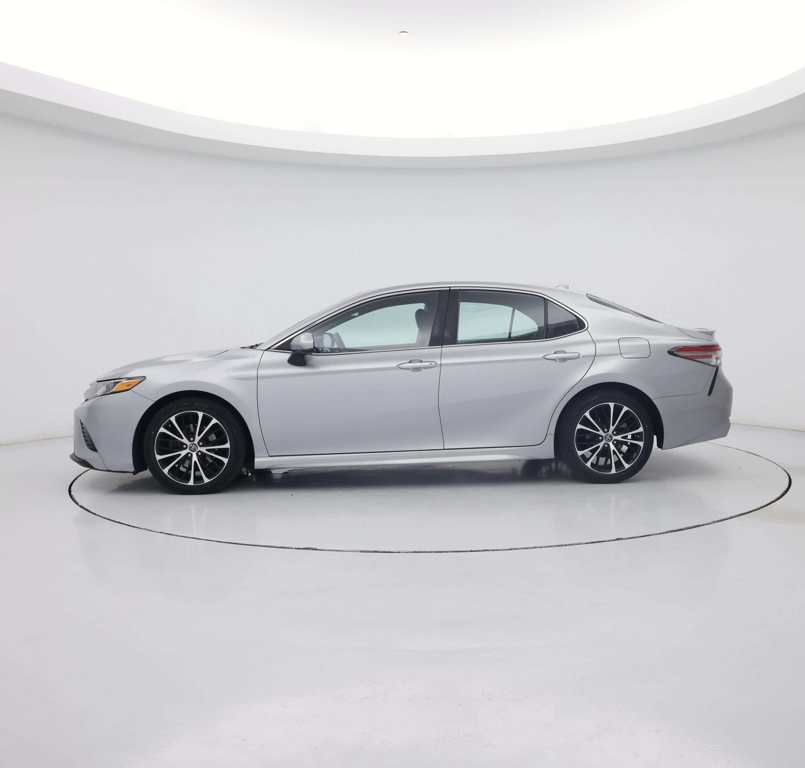 Thumbnail: 2019 Toyota Camry - 3