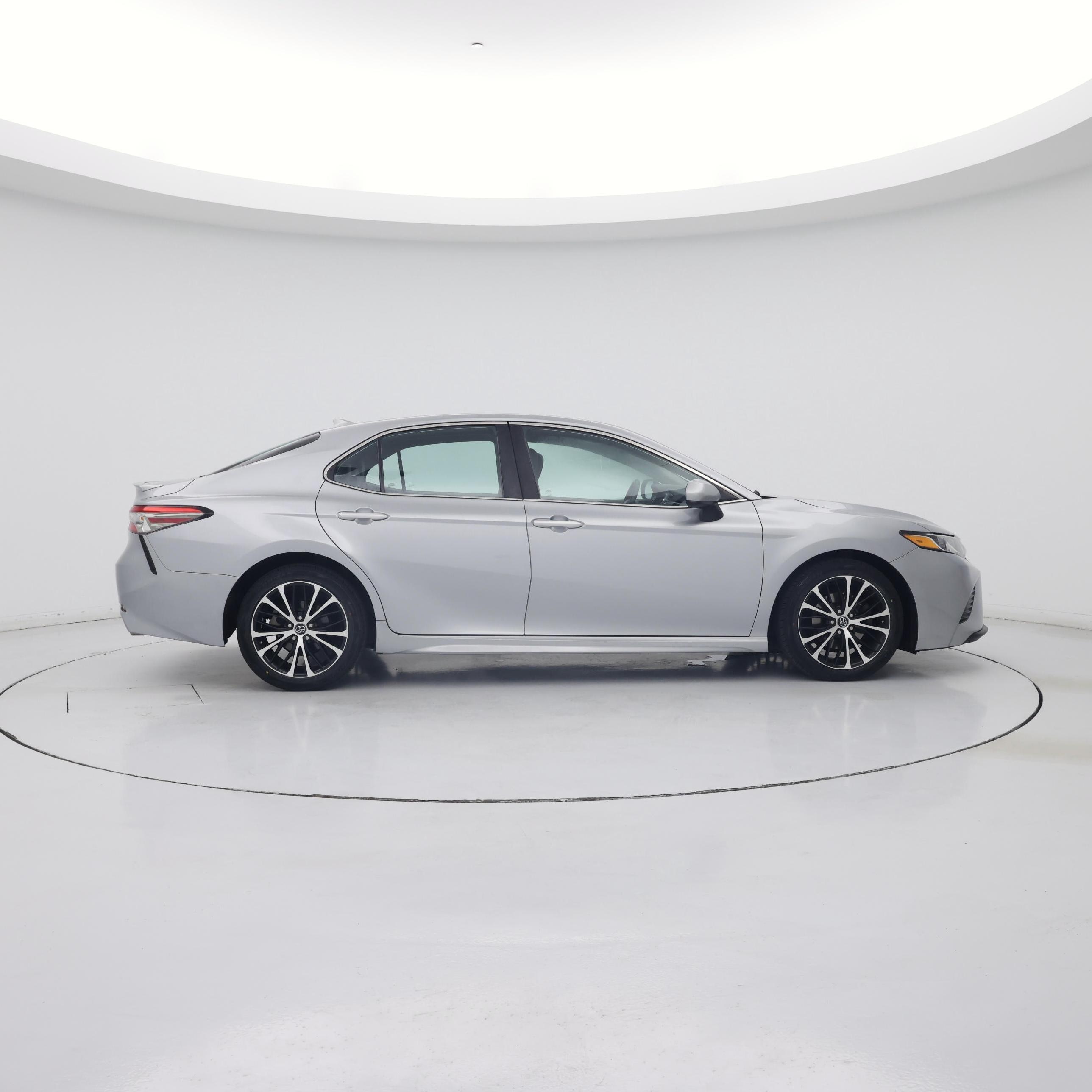 Thumbnail: 2019 Toyota Camry - 7