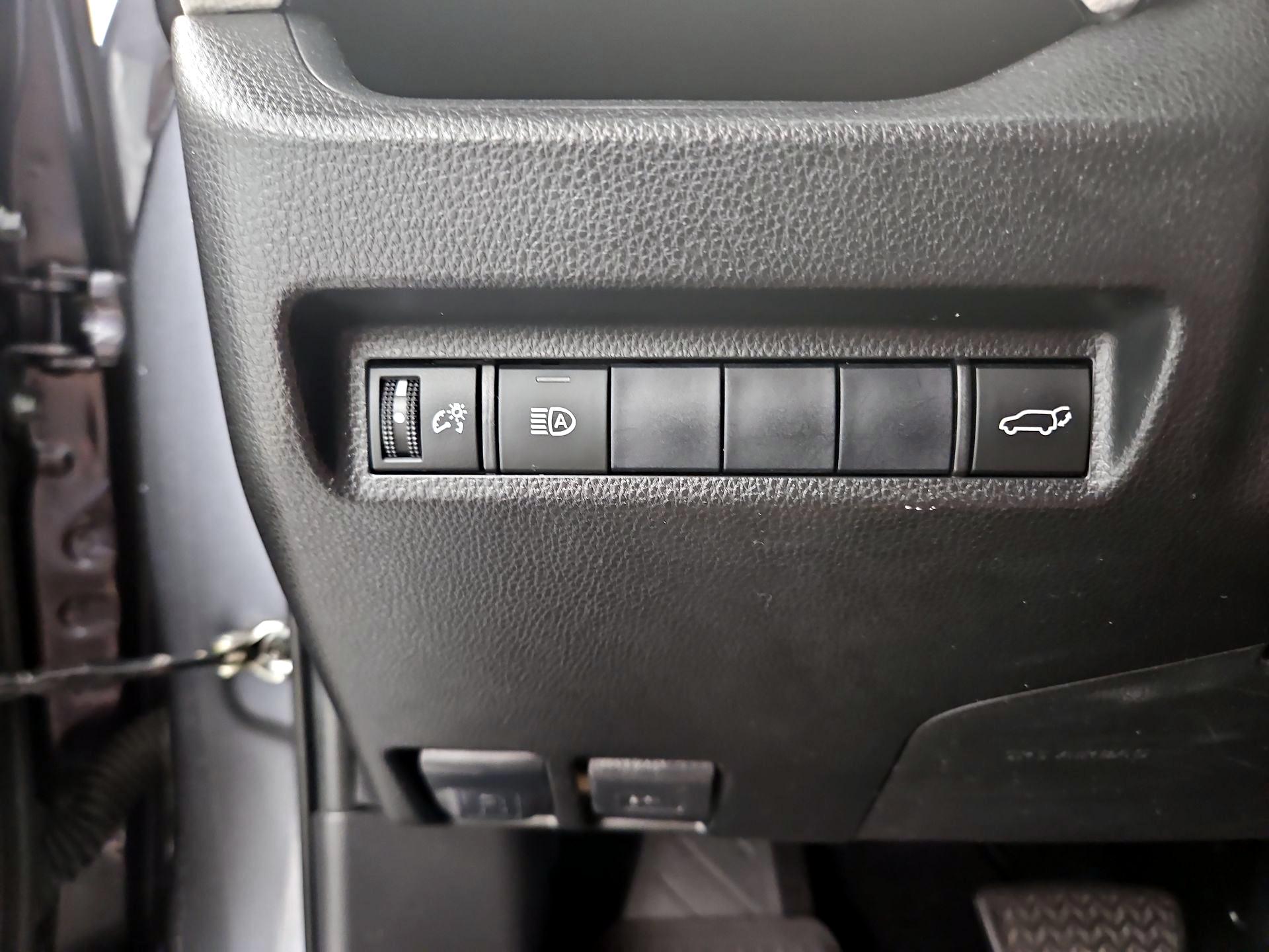 Thumbnail: 2021 Toyota RAV4 - 13