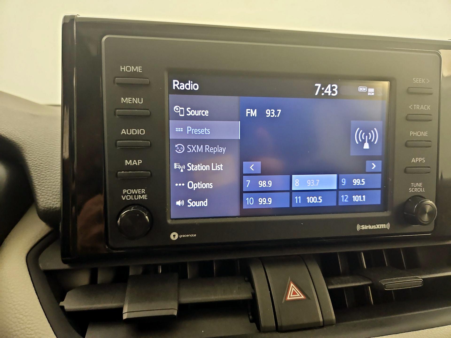 Thumbnail: 2021 Toyota RAV4 - 15