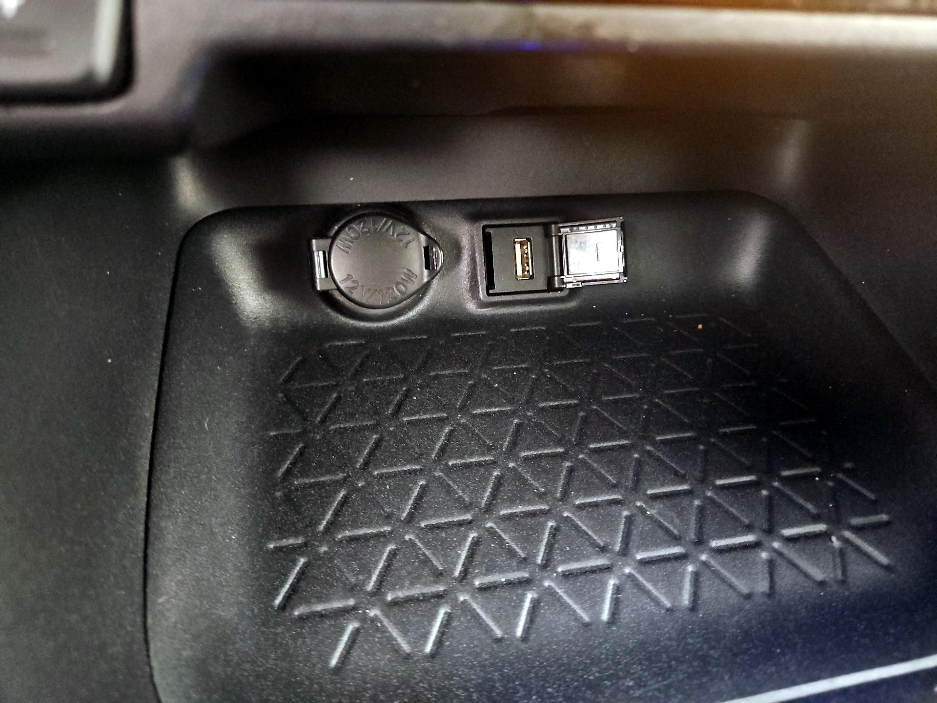 Thumbnail: 2021 Toyota RAV4 - 18
