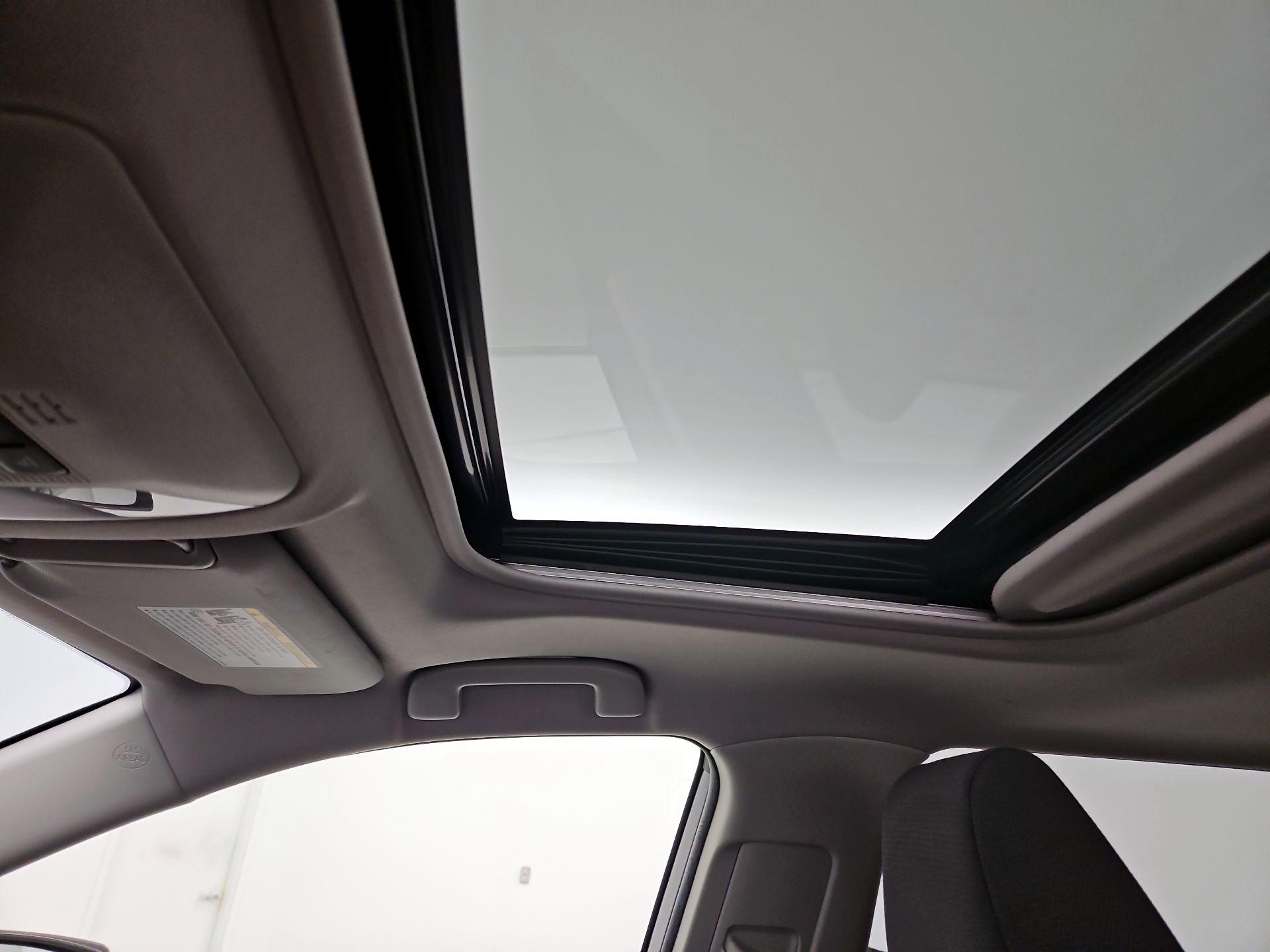 Thumbnail: 2021 Toyota RAV4 - 19