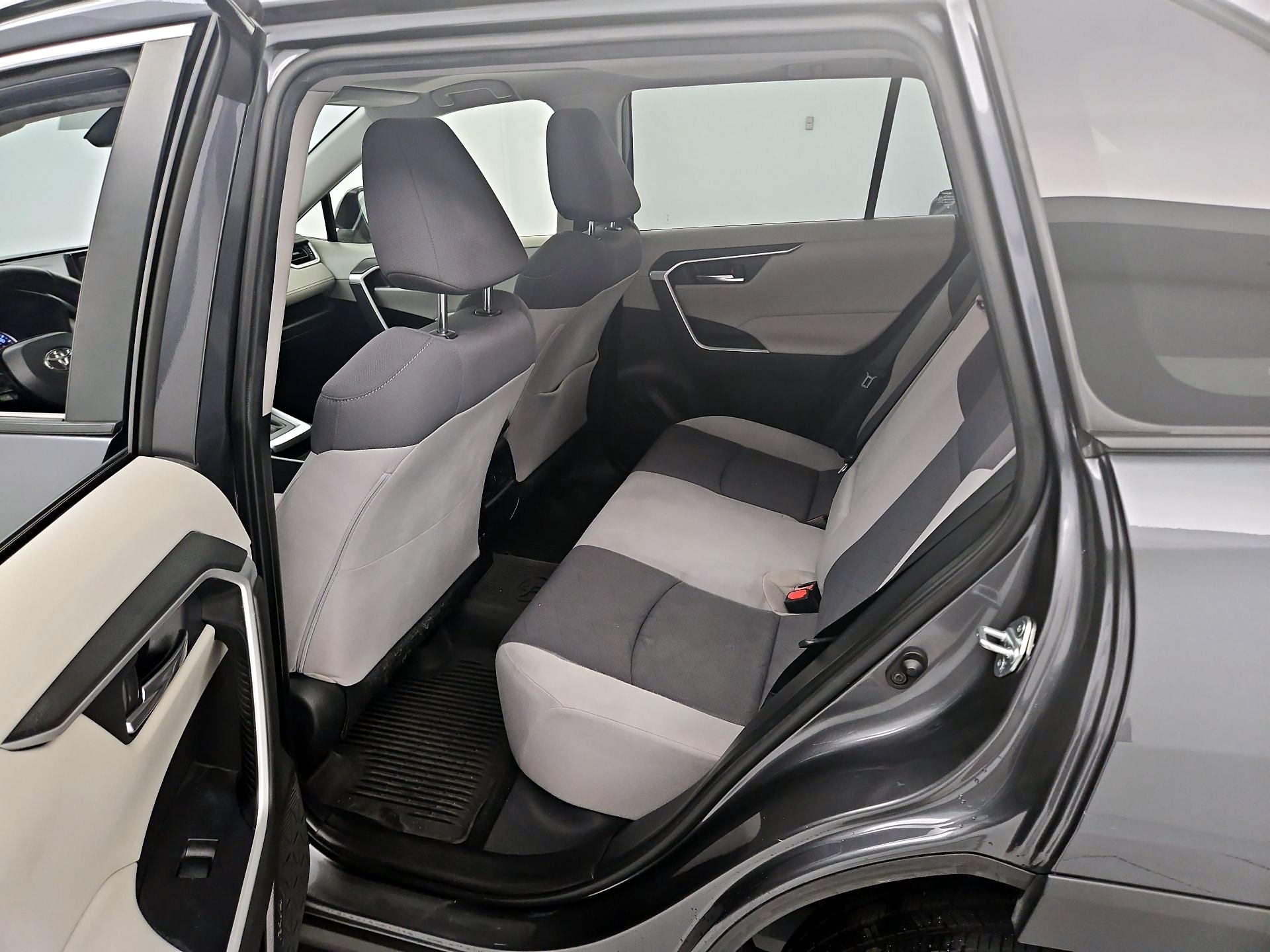 Thumbnail: 2021 Toyota RAV4 - 20