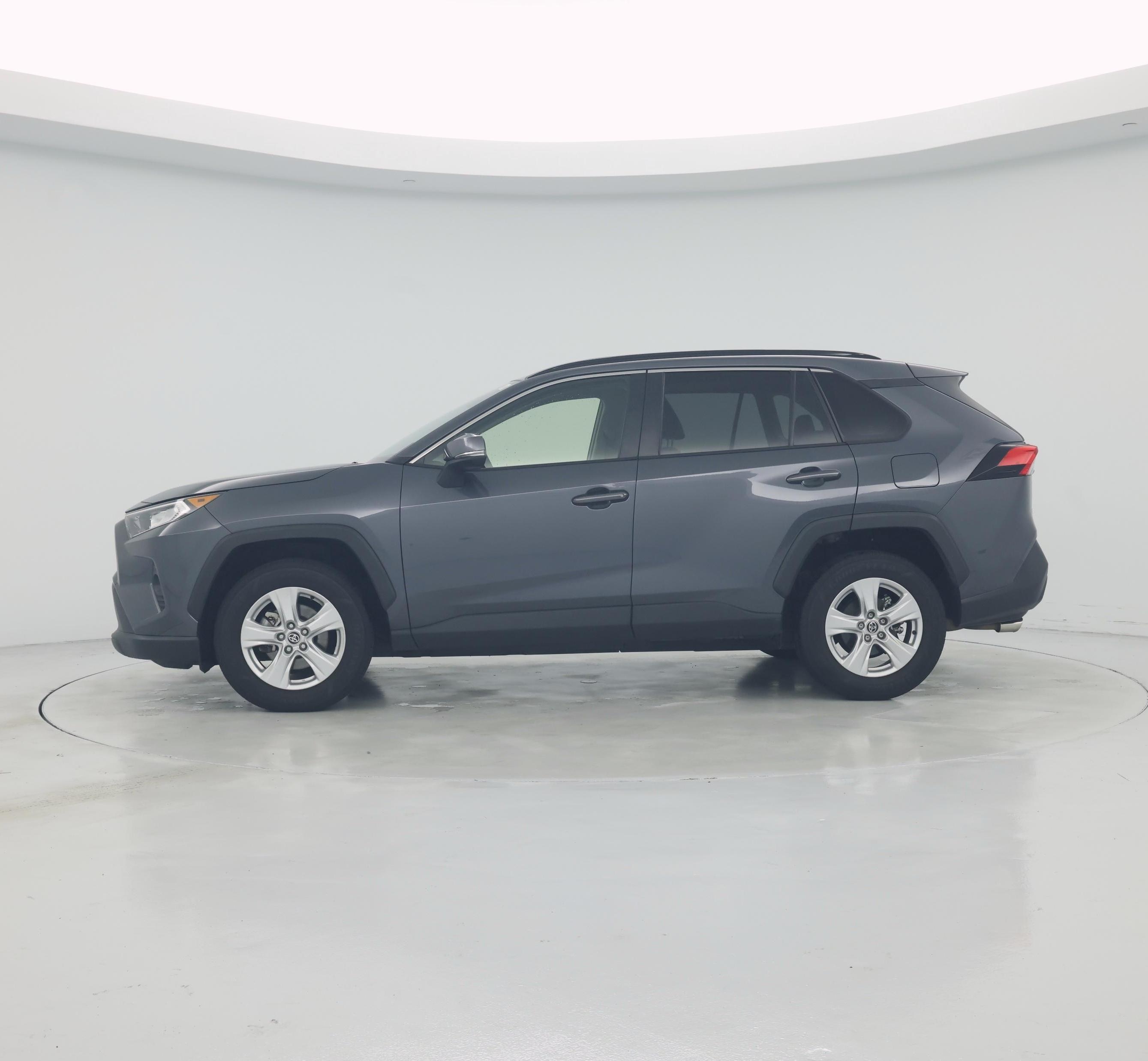 Thumbnail: 2021 Toyota RAV4 - 3