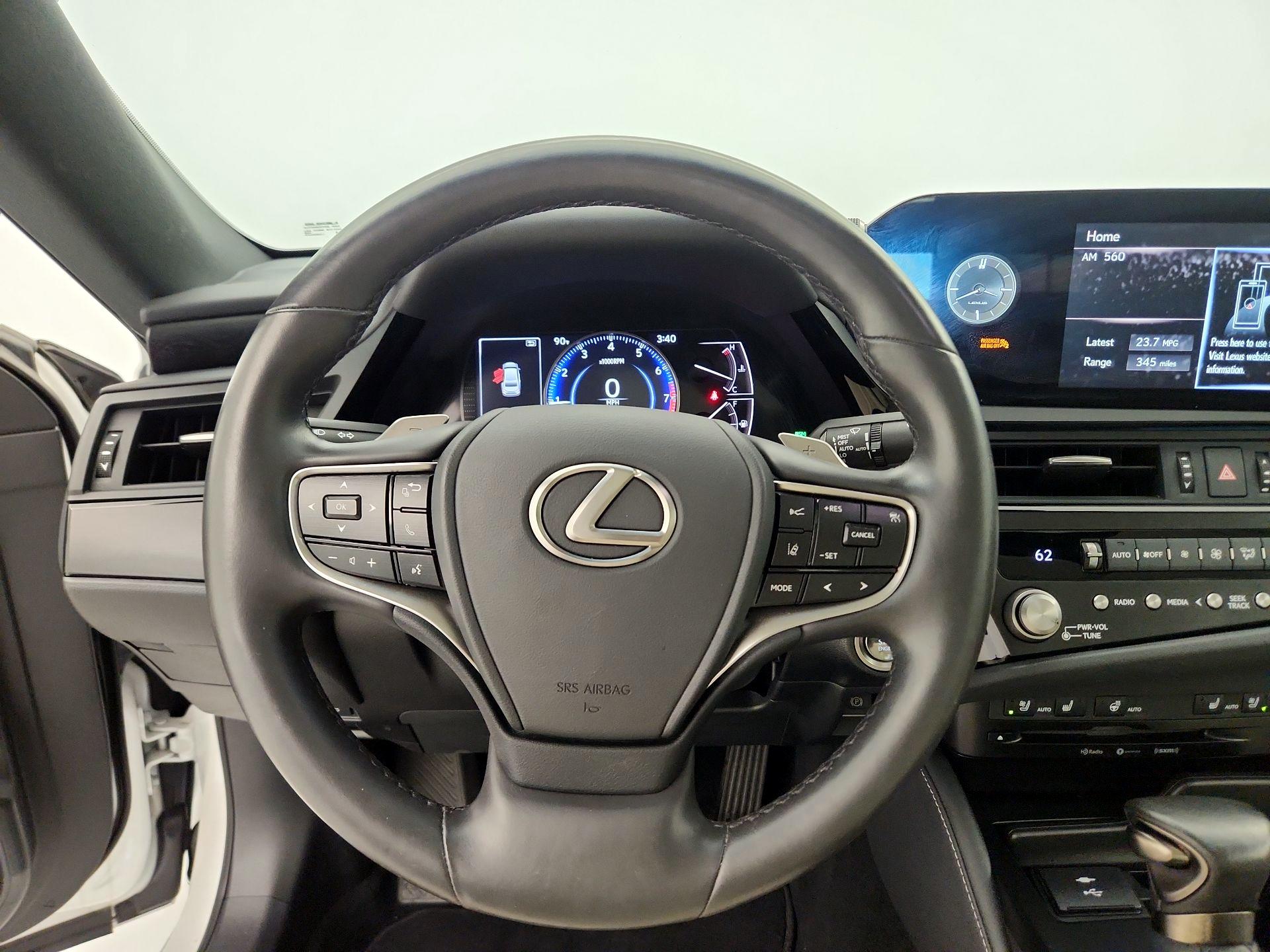 Thumbnail: 2022 Lexus ES - 10