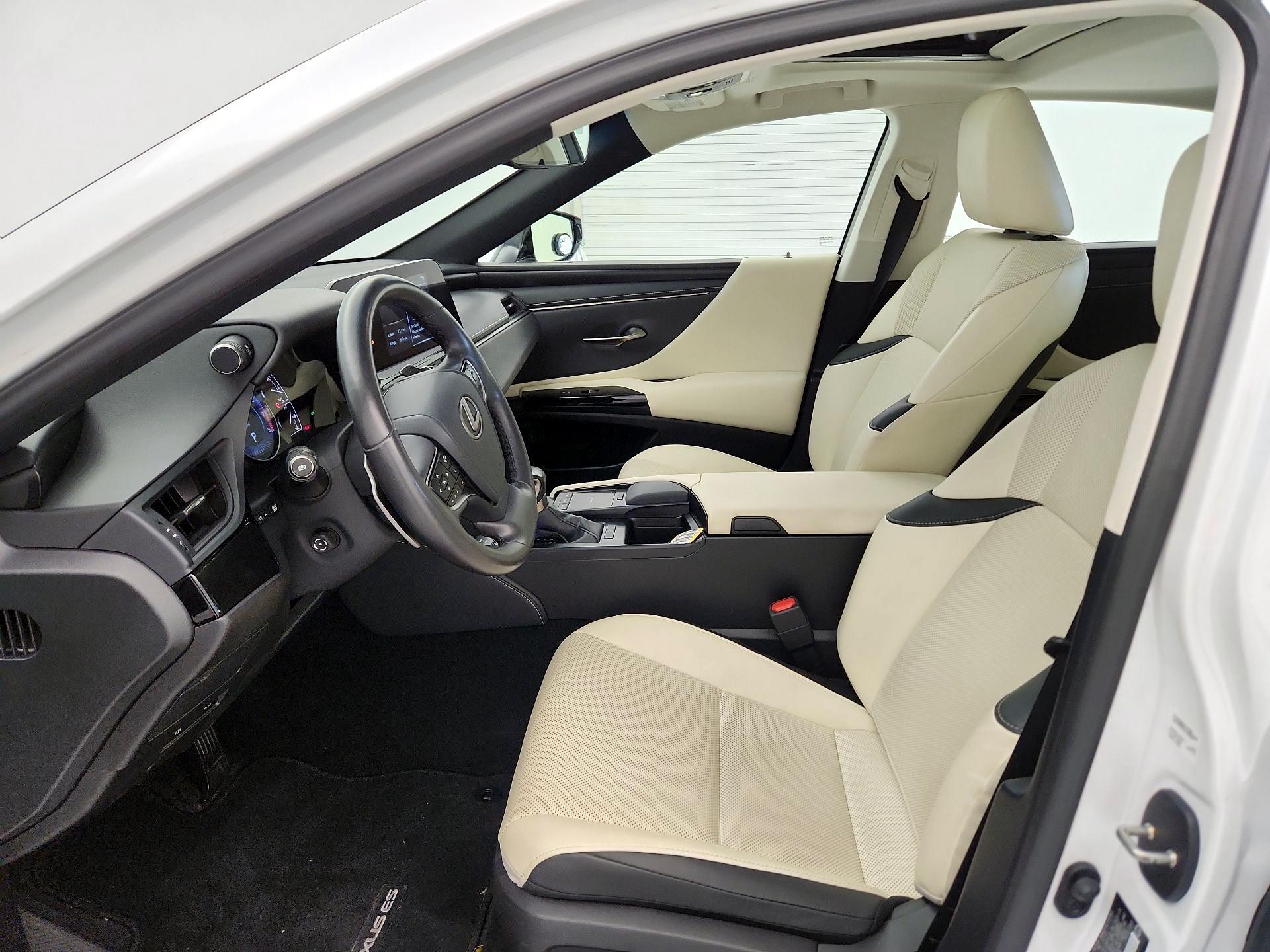 Thumbnail: 2022 Lexus ES - 11