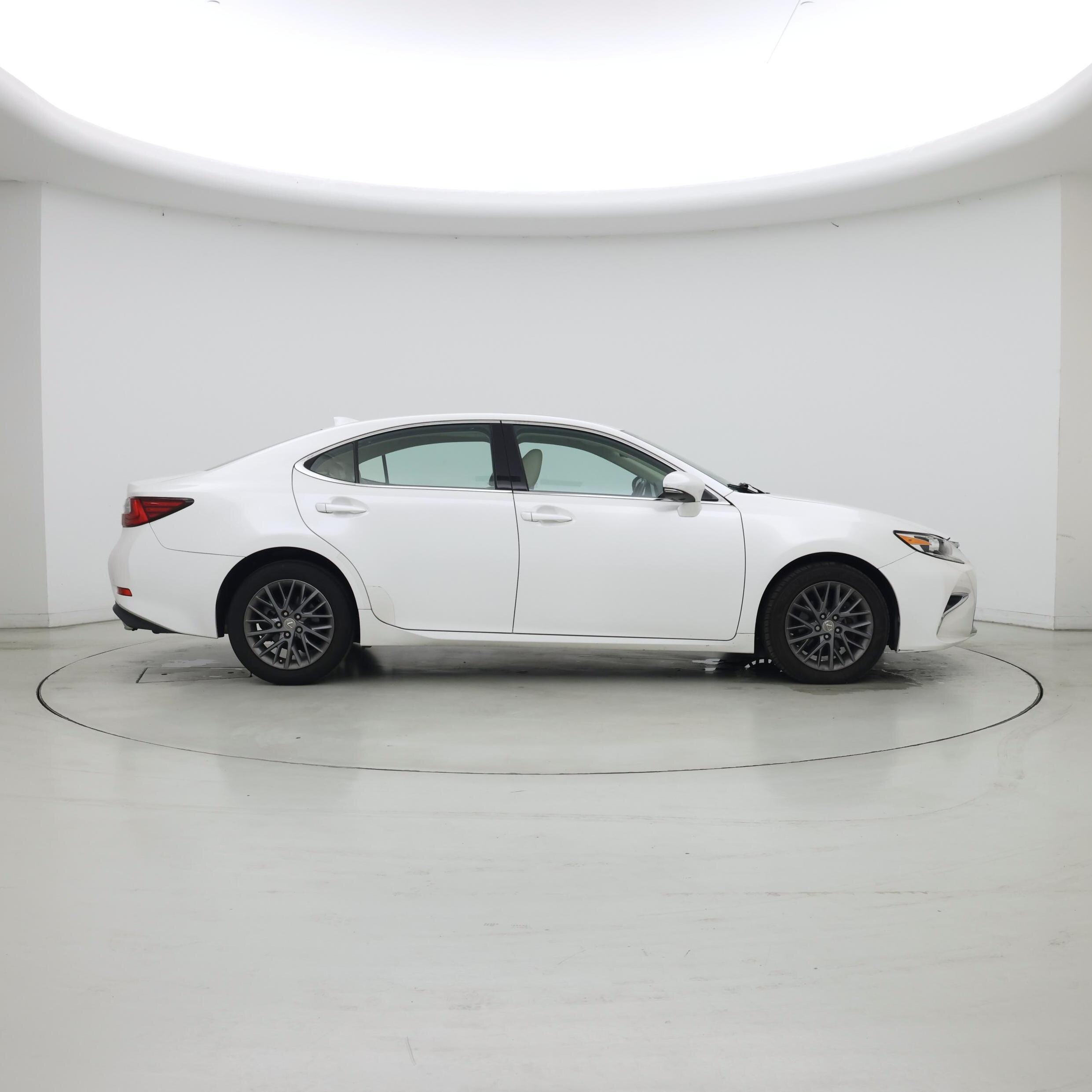 Thumbnail: 2018 Lexus ES - 7