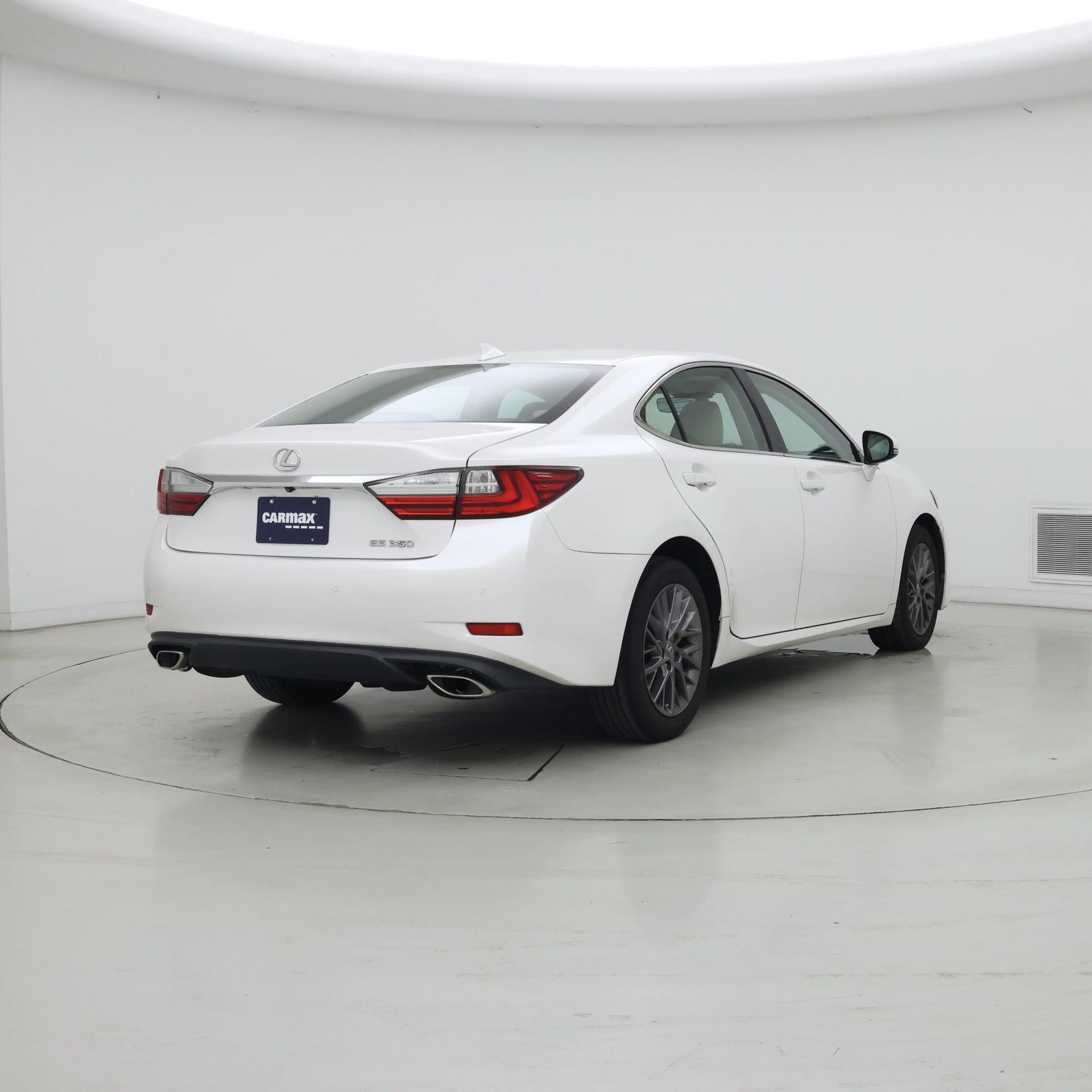 Thumbnail: 2018 Lexus ES - 8