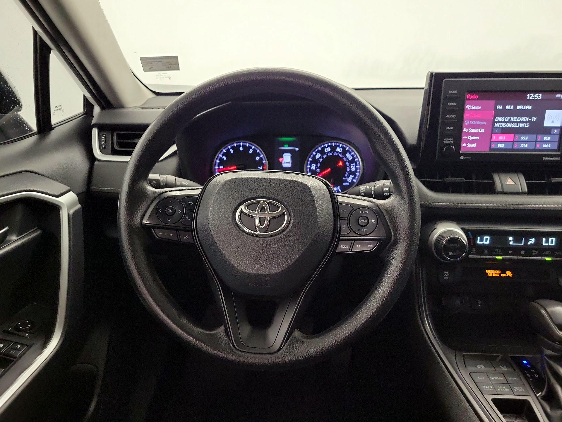Thumbnail: 2020 Toyota RAV4 - 10
