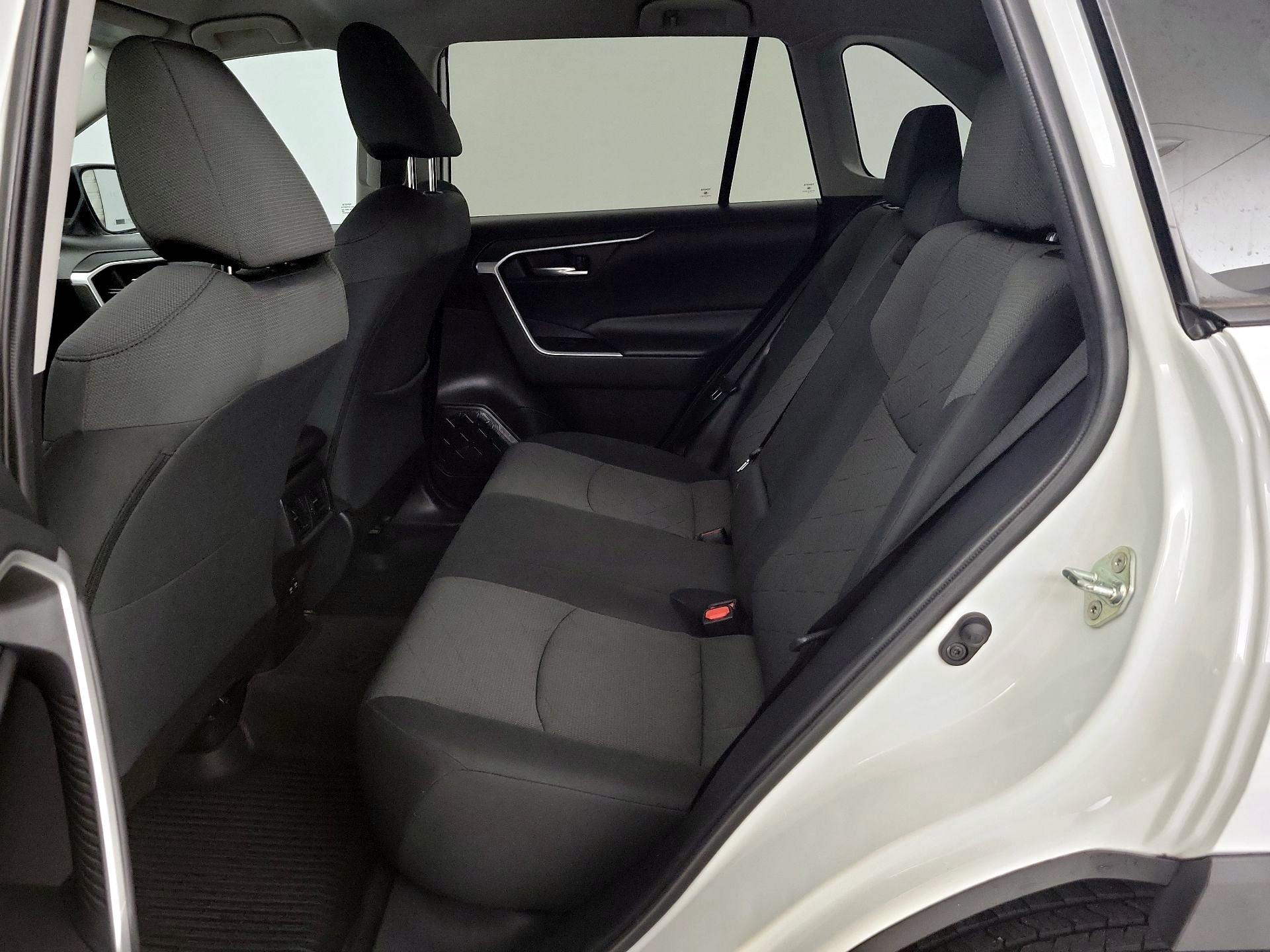 Thumbnail: 2020 Toyota RAV4 - 19