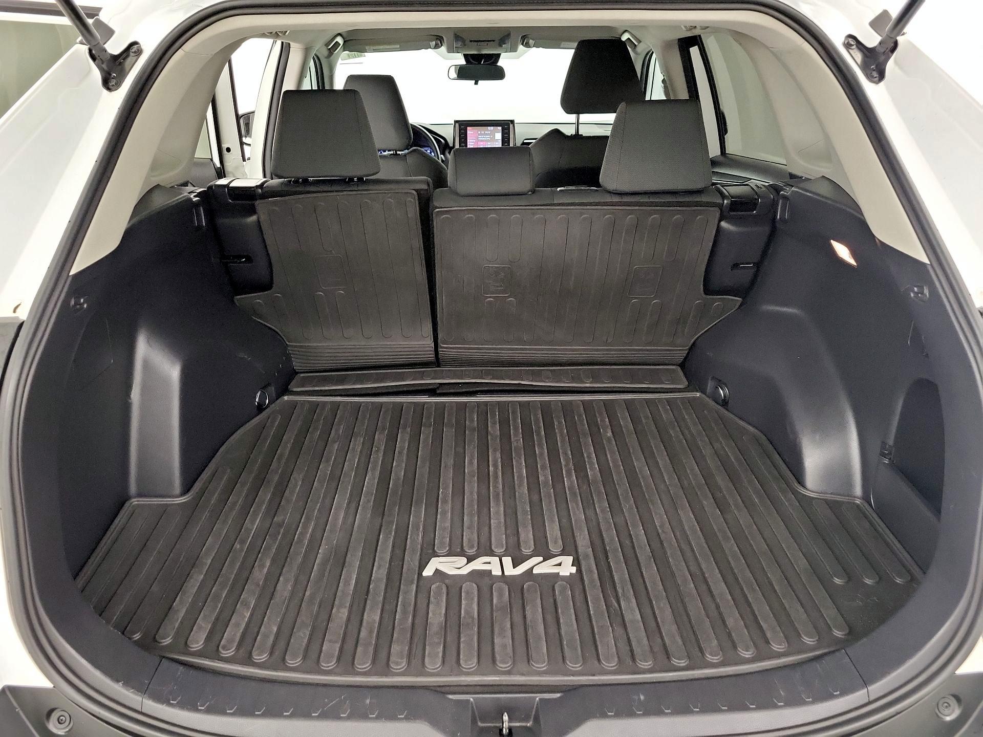 Thumbnail: 2020 Toyota RAV4 - 20