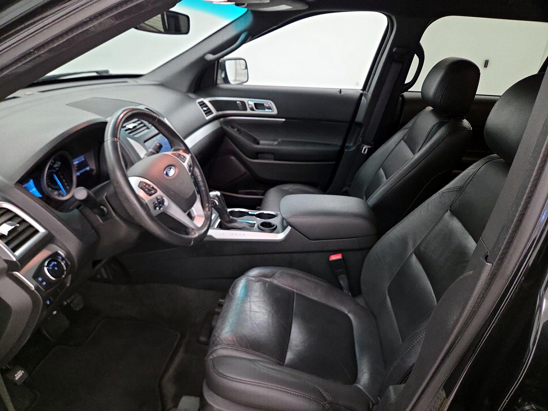 Thumbnail: 2015 Ford Explorer - 11