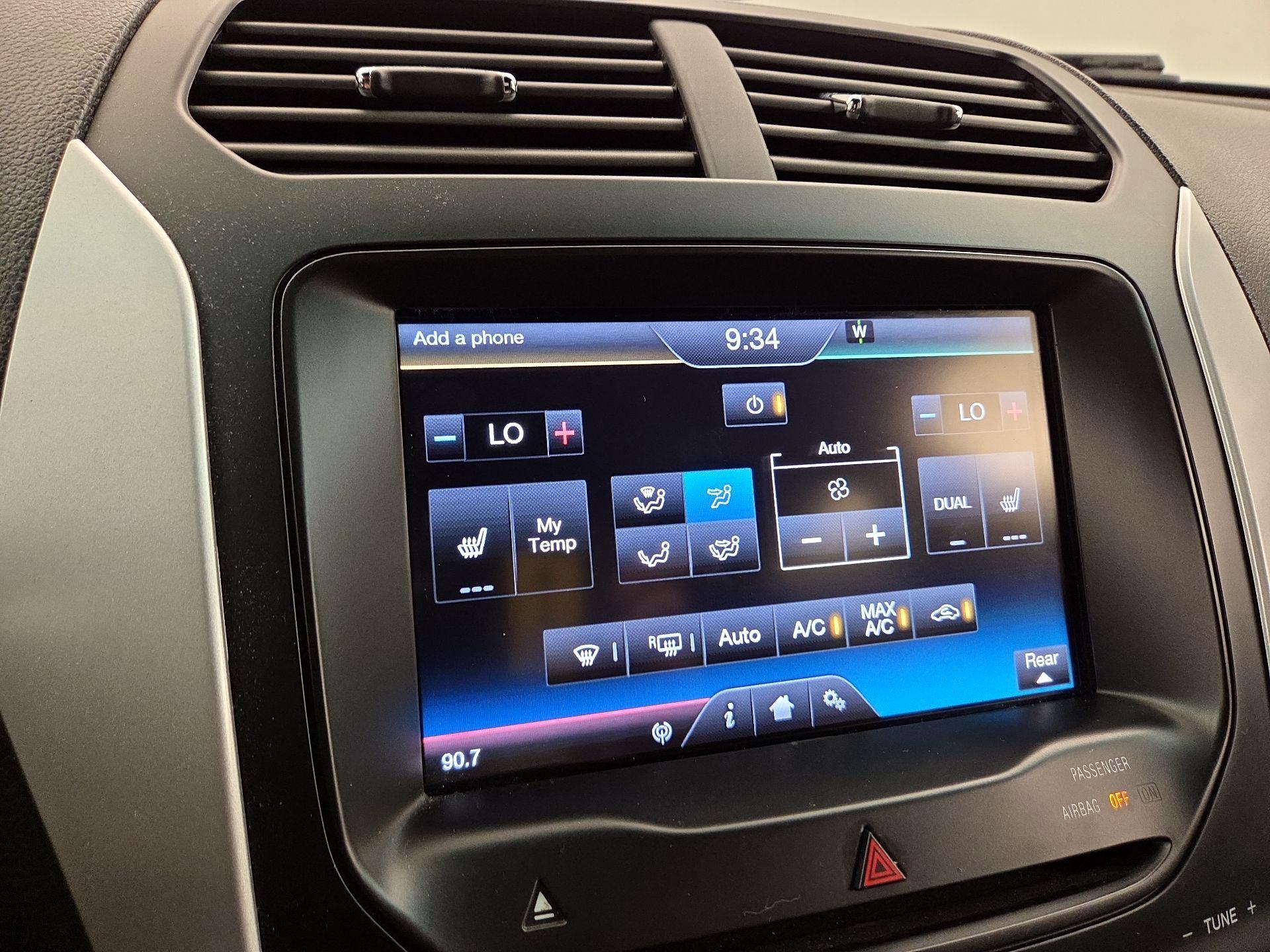 Thumbnail: 2015 Ford Explorer - 17