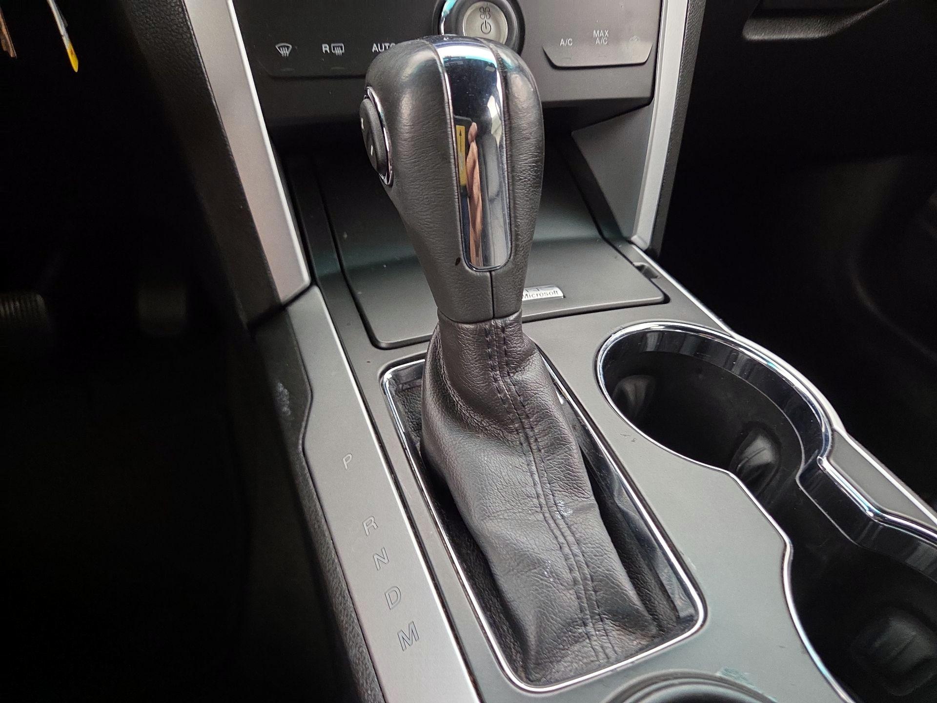 Thumbnail: 2015 Ford Explorer - 18